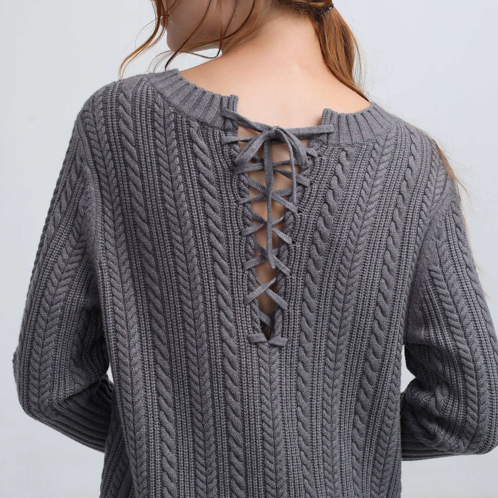 Robe-Pull lacée au dos
