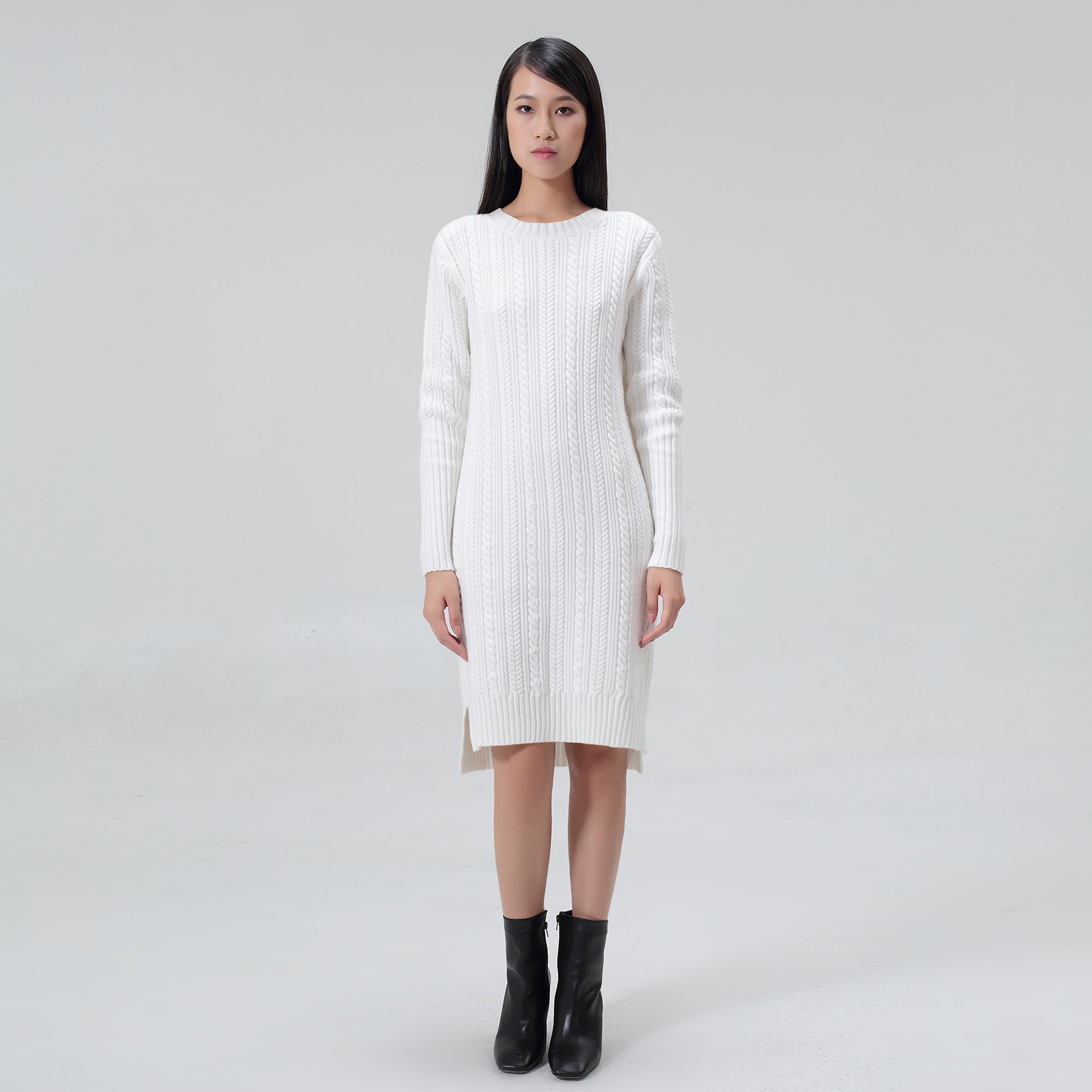 Robe-Pull lacée au dos