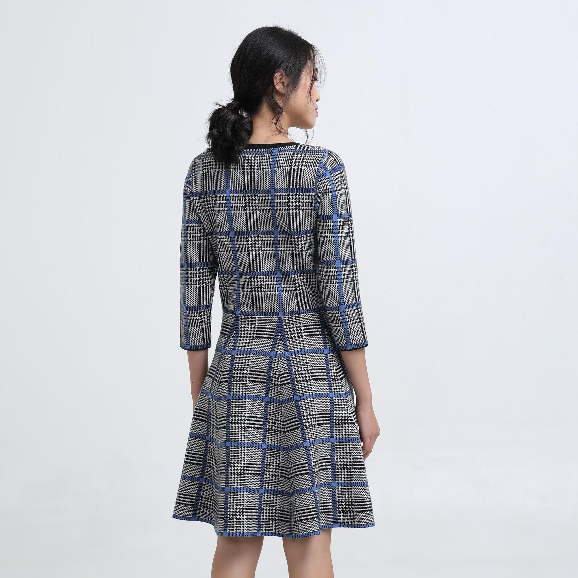 Robe ajustée et évasée en tricot tartan