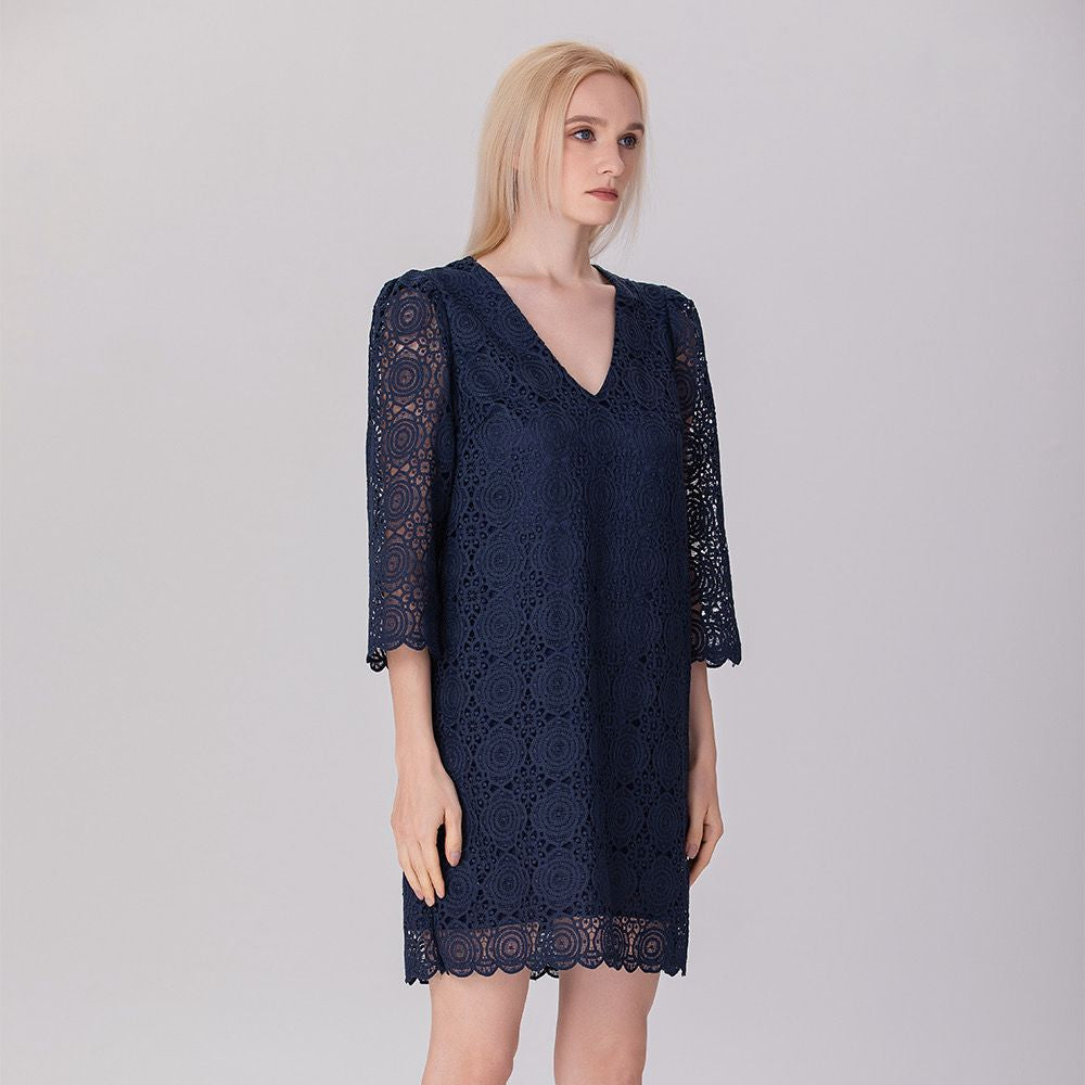 Robe droite en dentelle col V - Smart & Joy