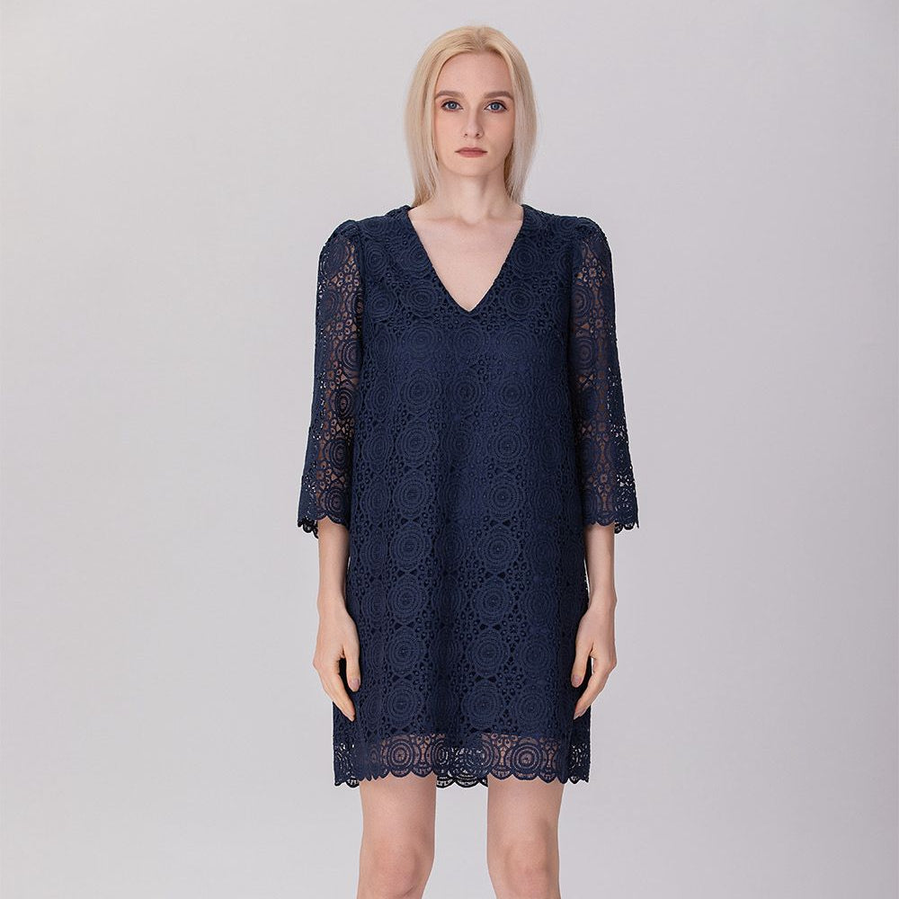 Robe droite en dentelle col V - Smart & Joy