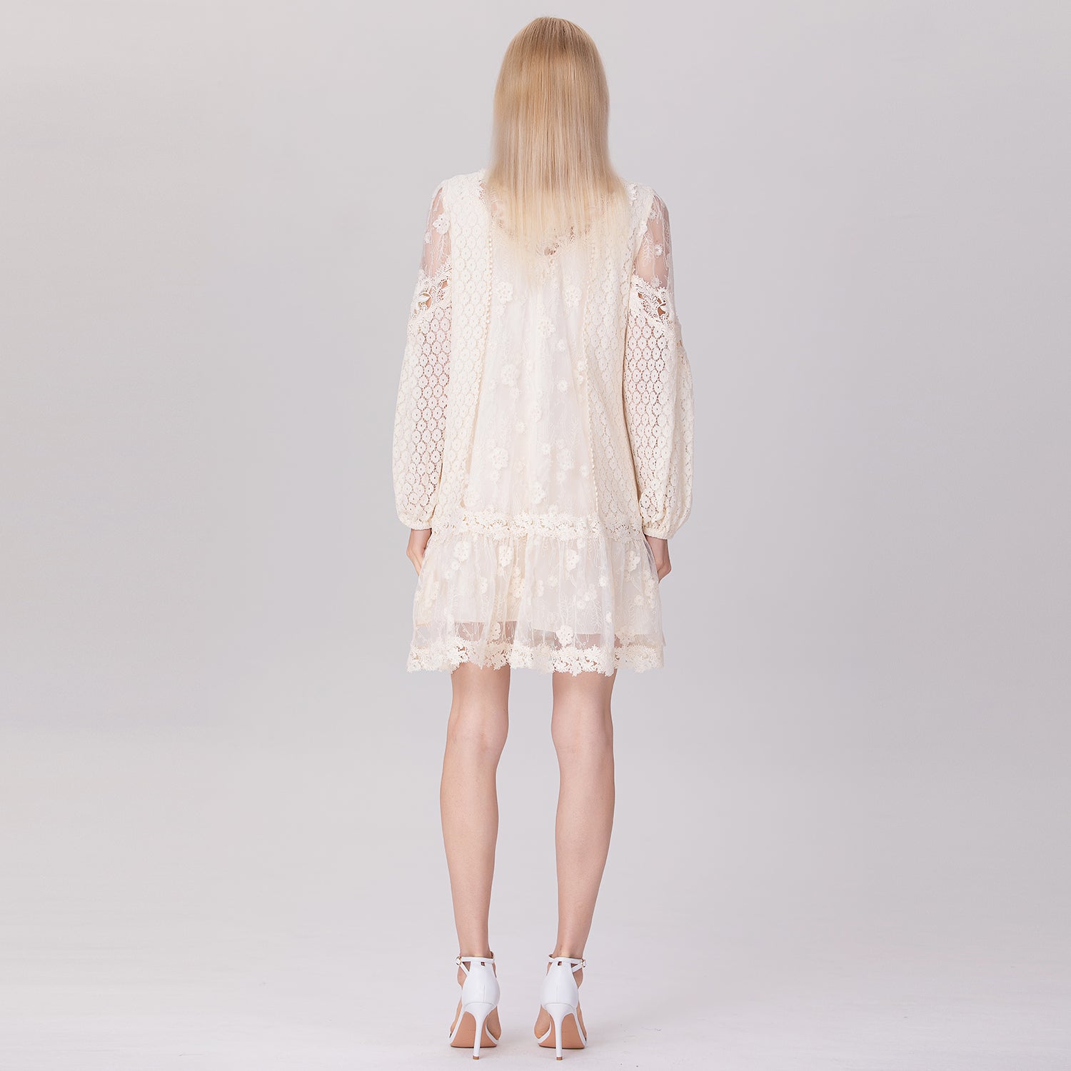 Robe baby-doll en dentelles multiples et tulle