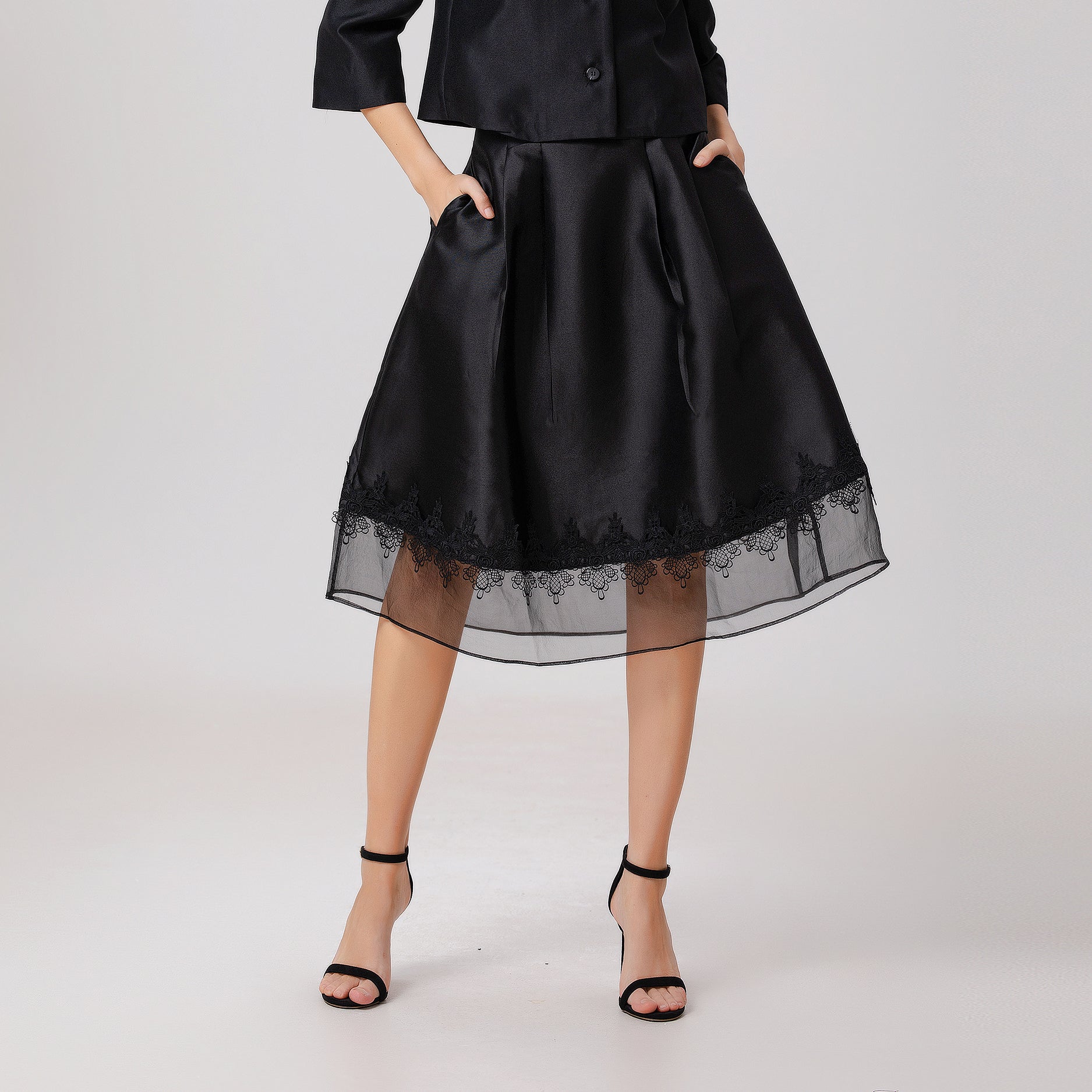 Jupe organza et taffetas avec galon de dentelle