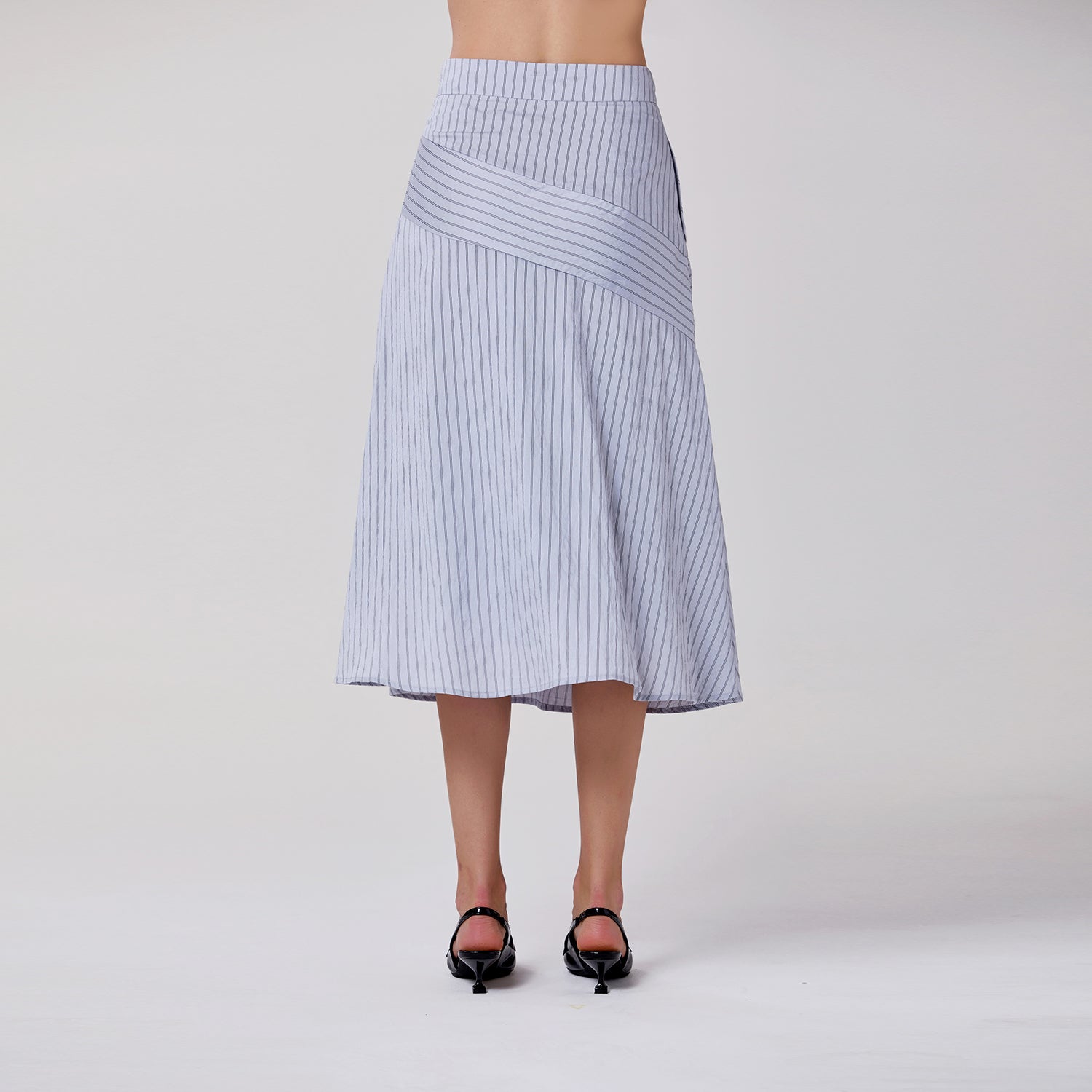 Jupe midi évasée à rayures