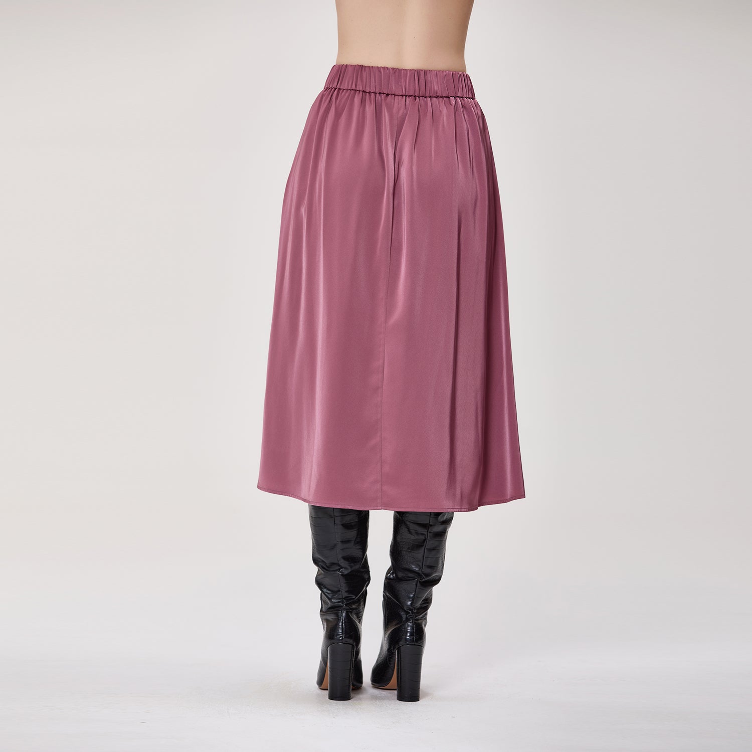 Jupe midi plissée en satin fluide à taille haute
