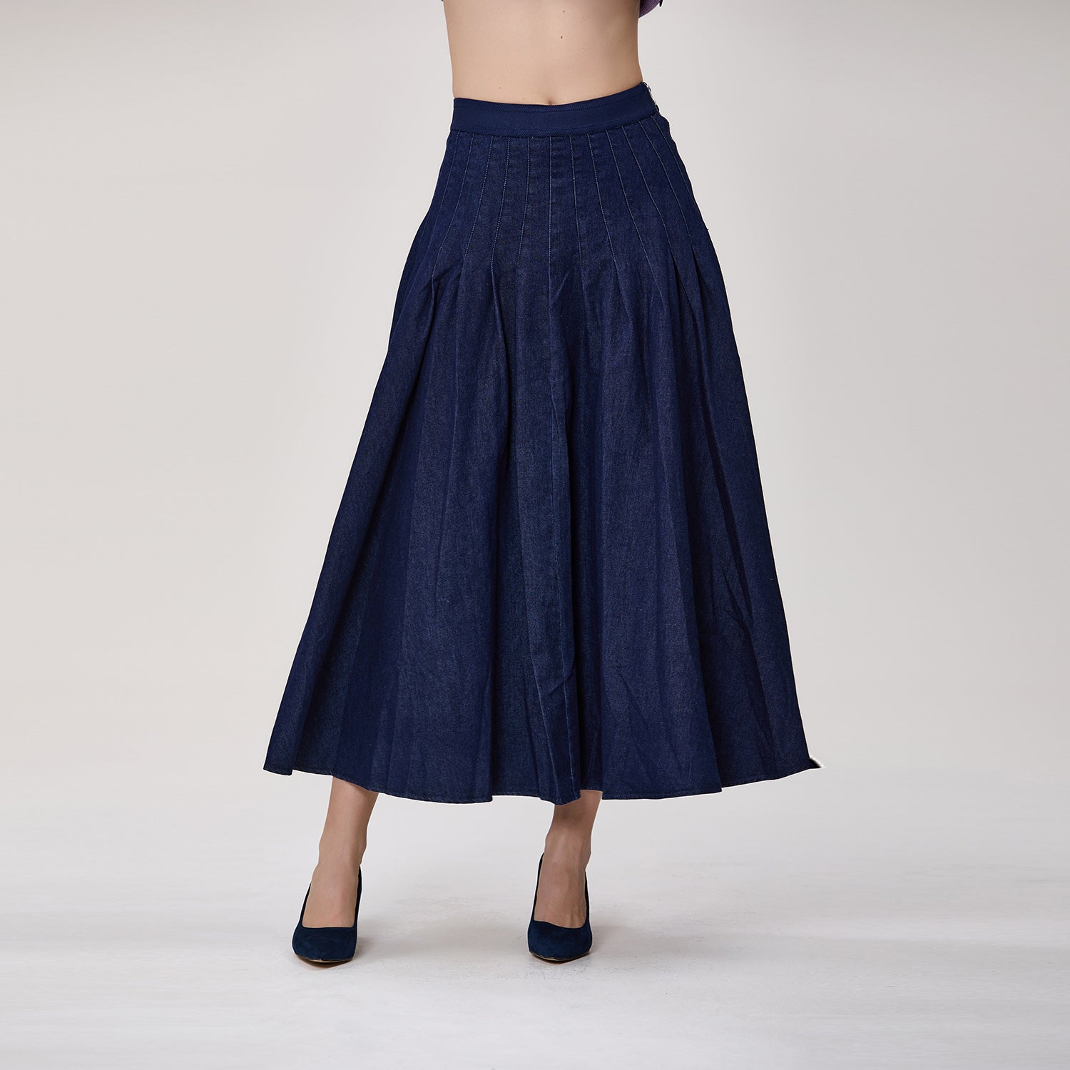 Jupe midi évasée en jean à plis piqués