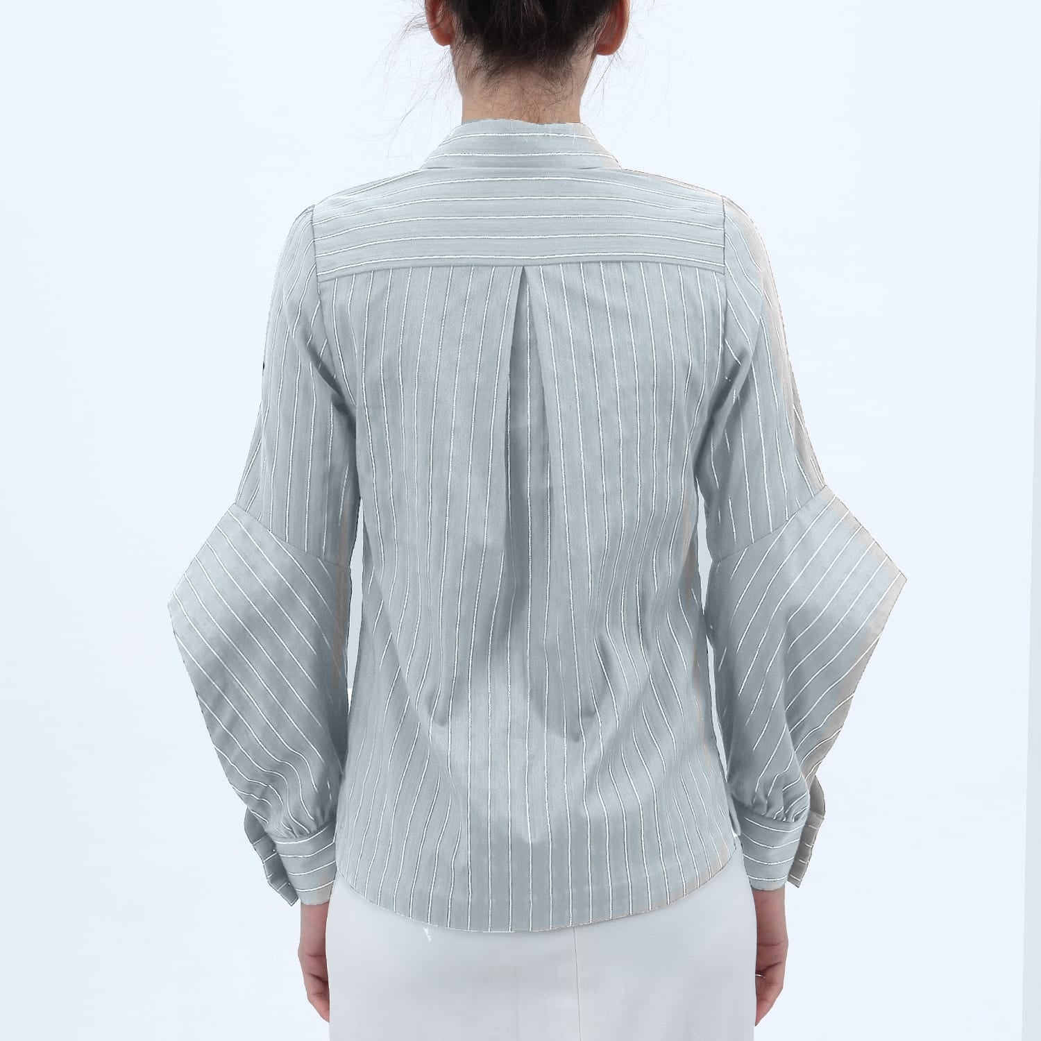 Chemise manches longues fendues aux avant-bras