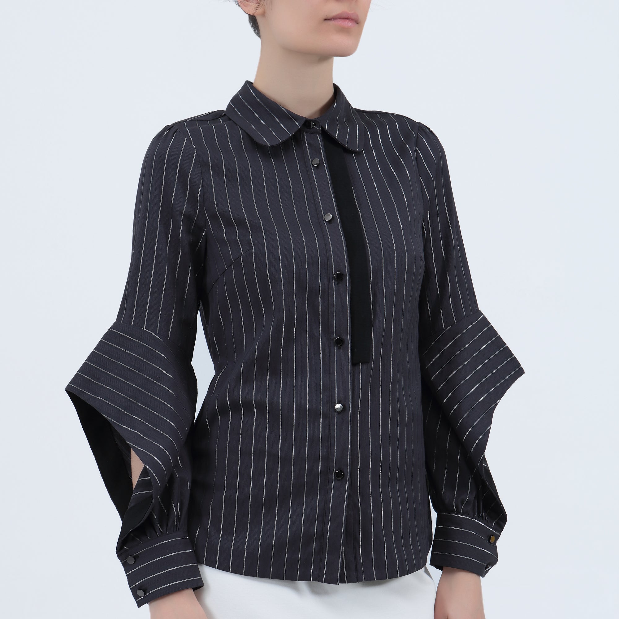 Chemise manches longues fendues aux avant-bras