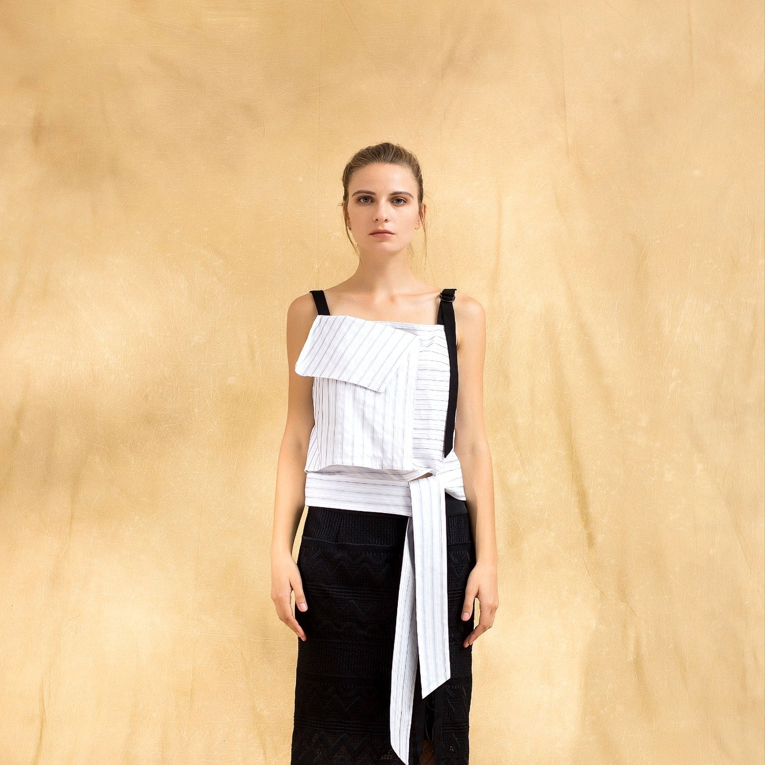 Top asymétrique avec ceinture nouée - Smart & Joy