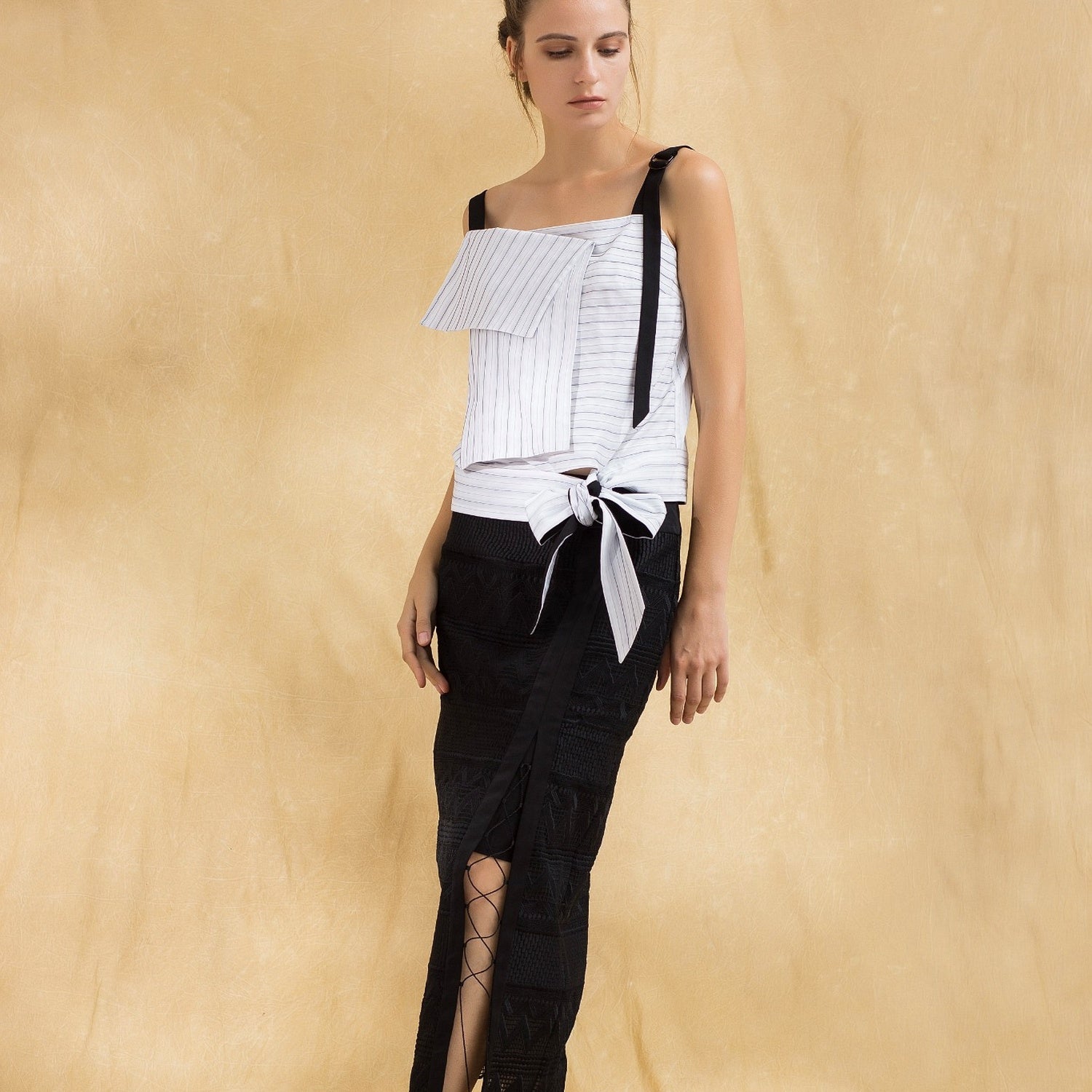 Top asymétrique avec ceinture nouée - Smart & Joy