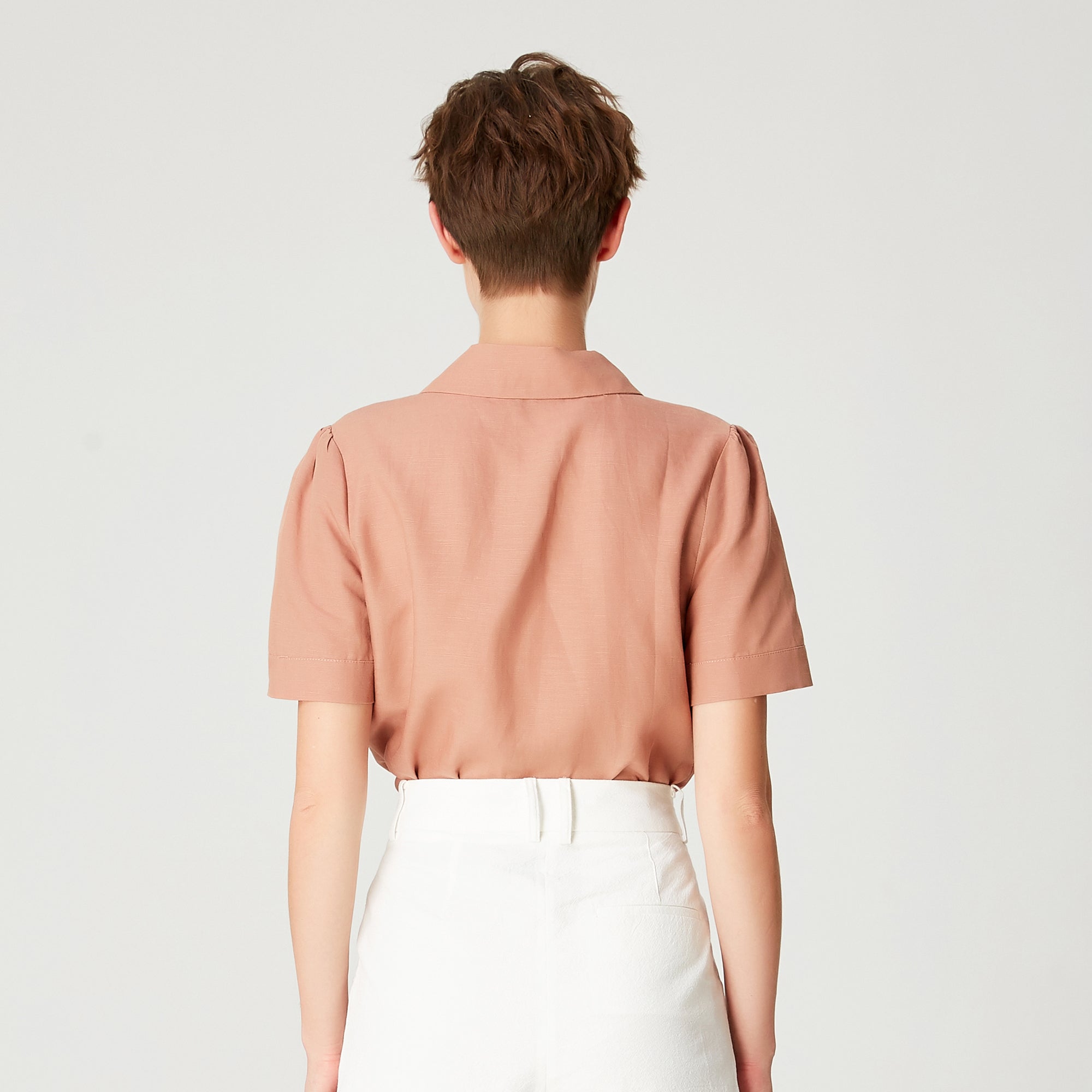 Chemise droite en lin à manches courtes