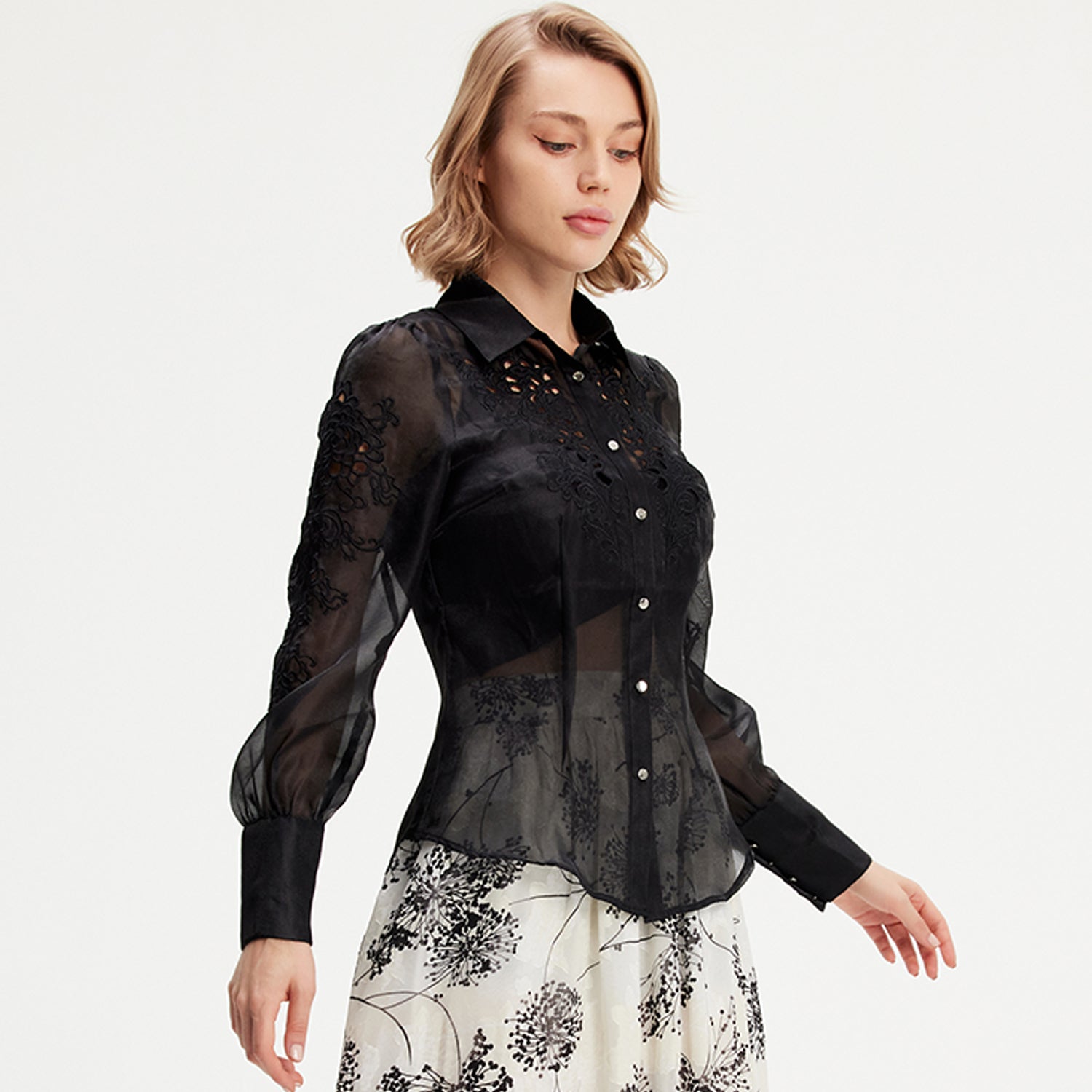Chemisier organza brodé
