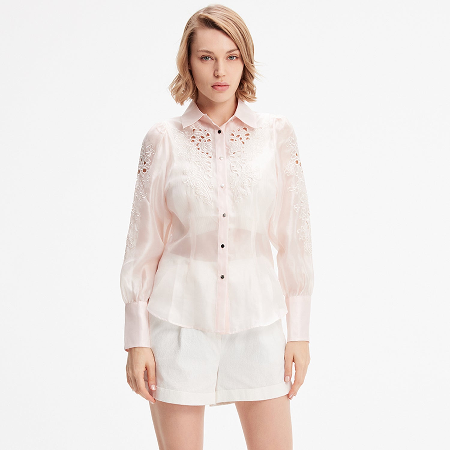 Chemisier organza brodé