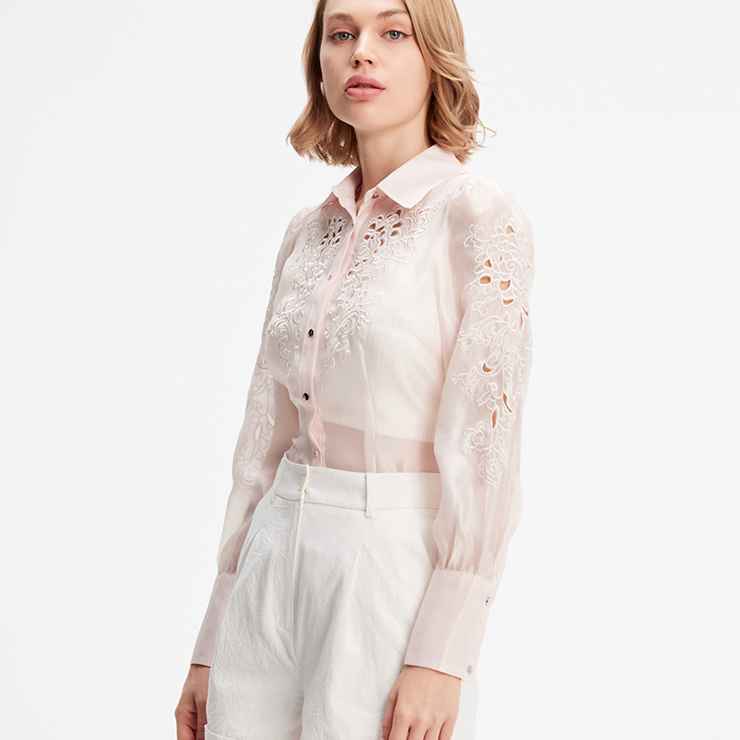 Chemisier organza brodé