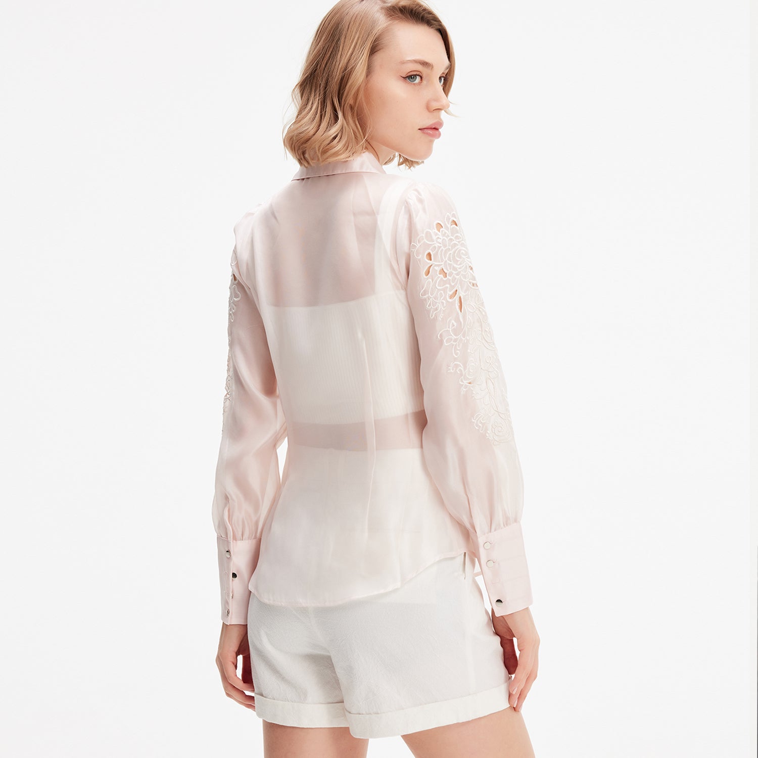 Chemisier organza brodé