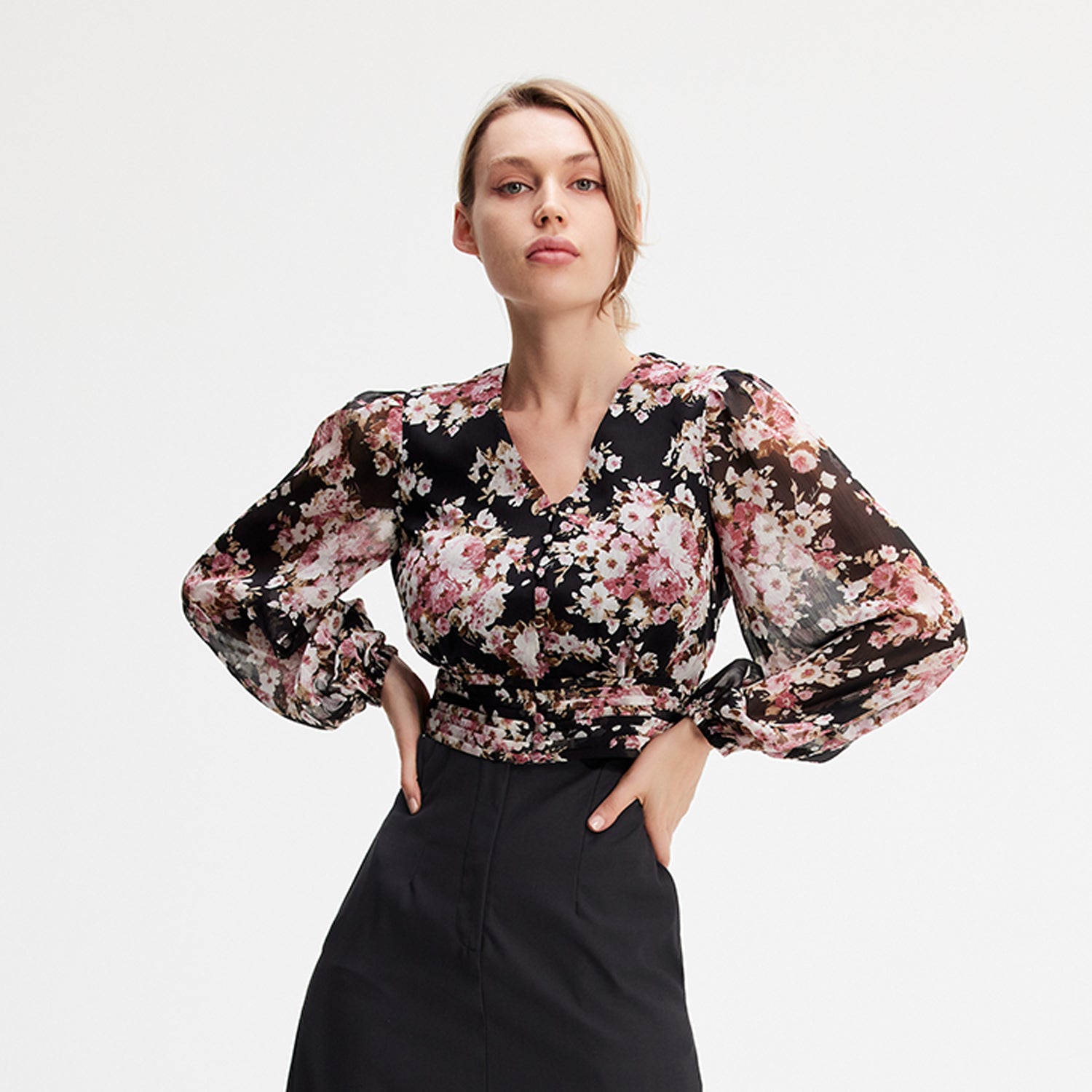 Blouse courte à imprimé fleuri