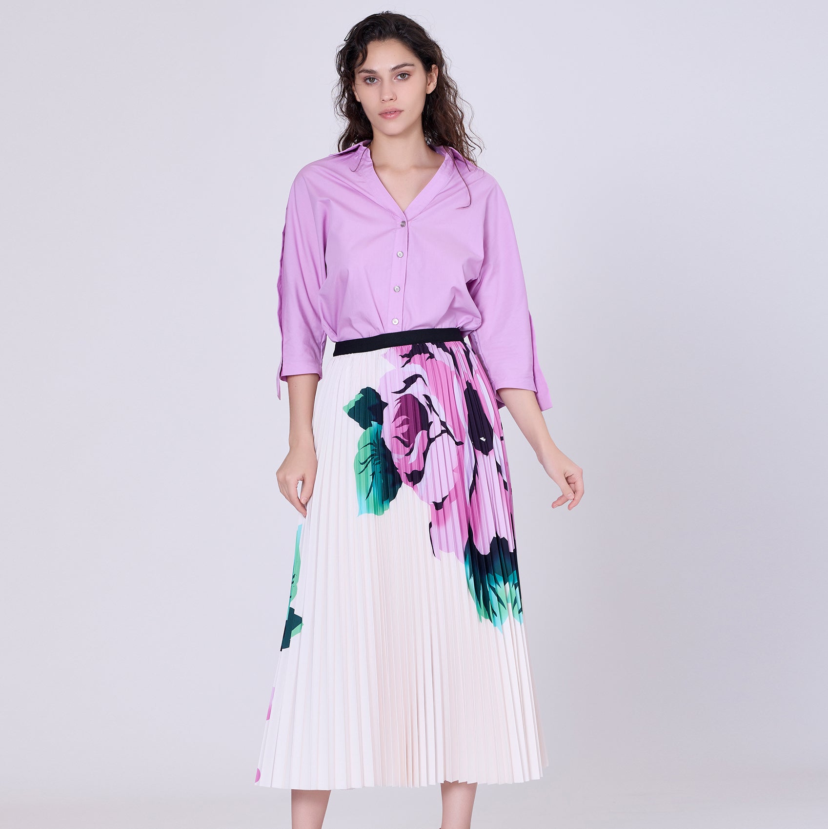 Chemise à larges bandes le long des épaules