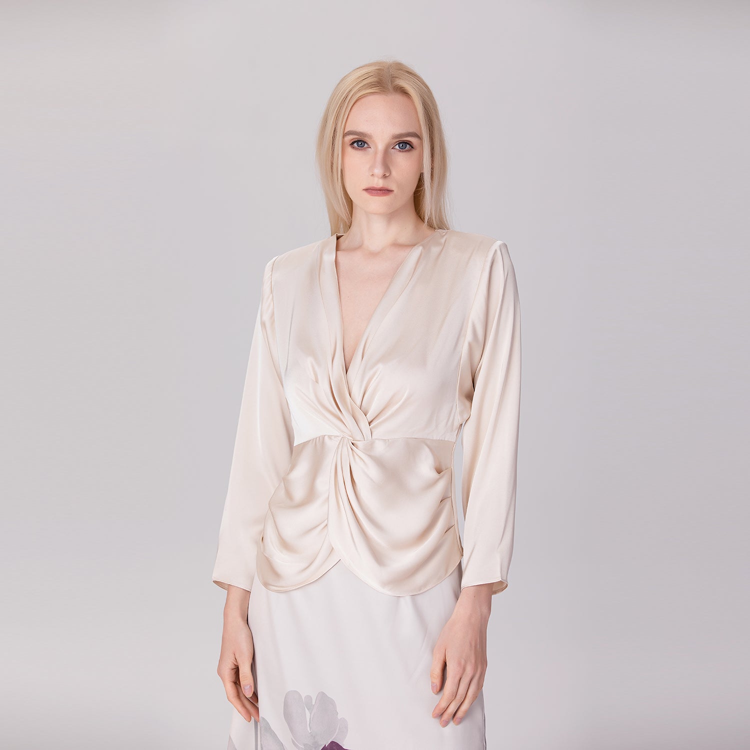Blouse satinée à nœud torsadé – Manches longues - Smart & Joy