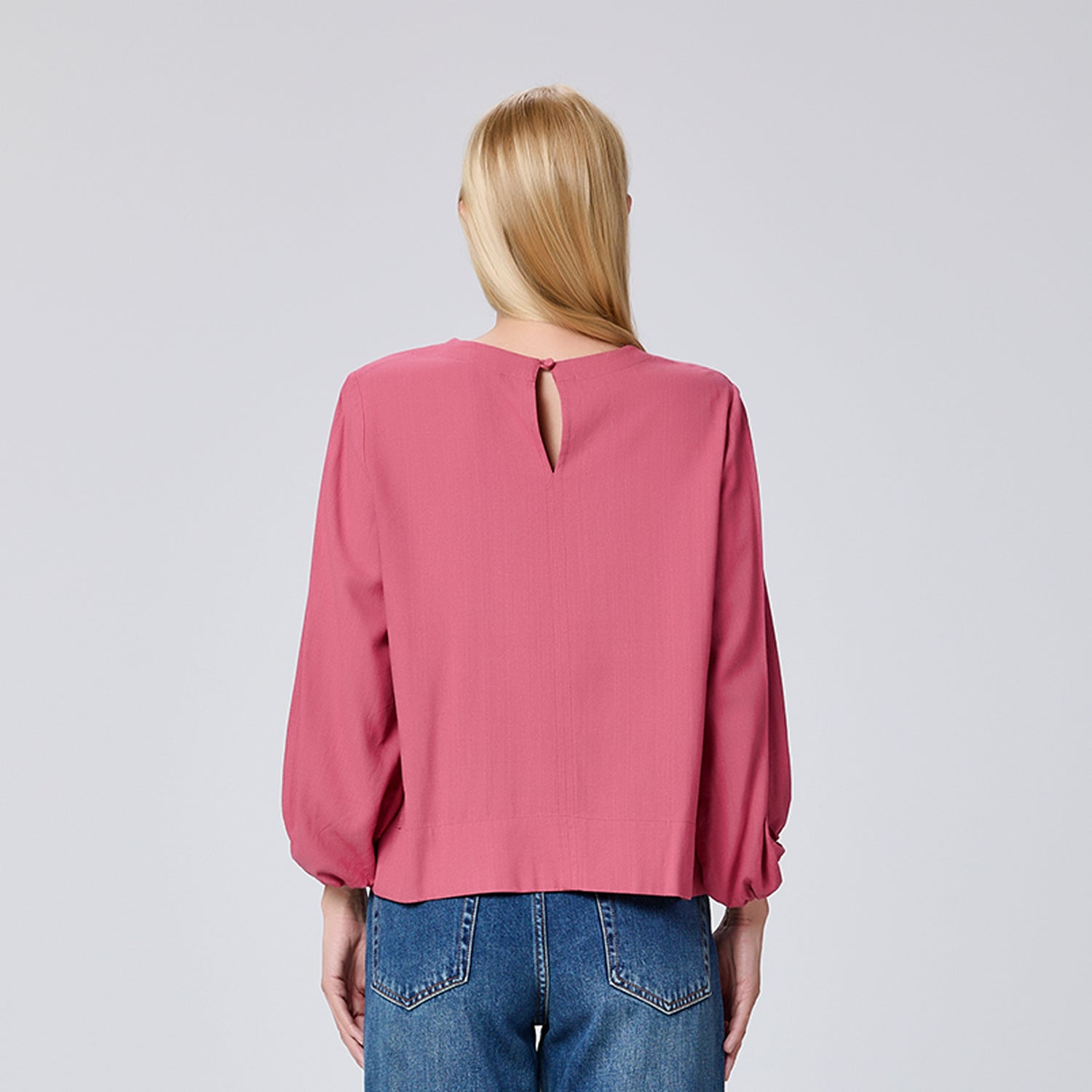 Blouse minimaliste à manches froncées