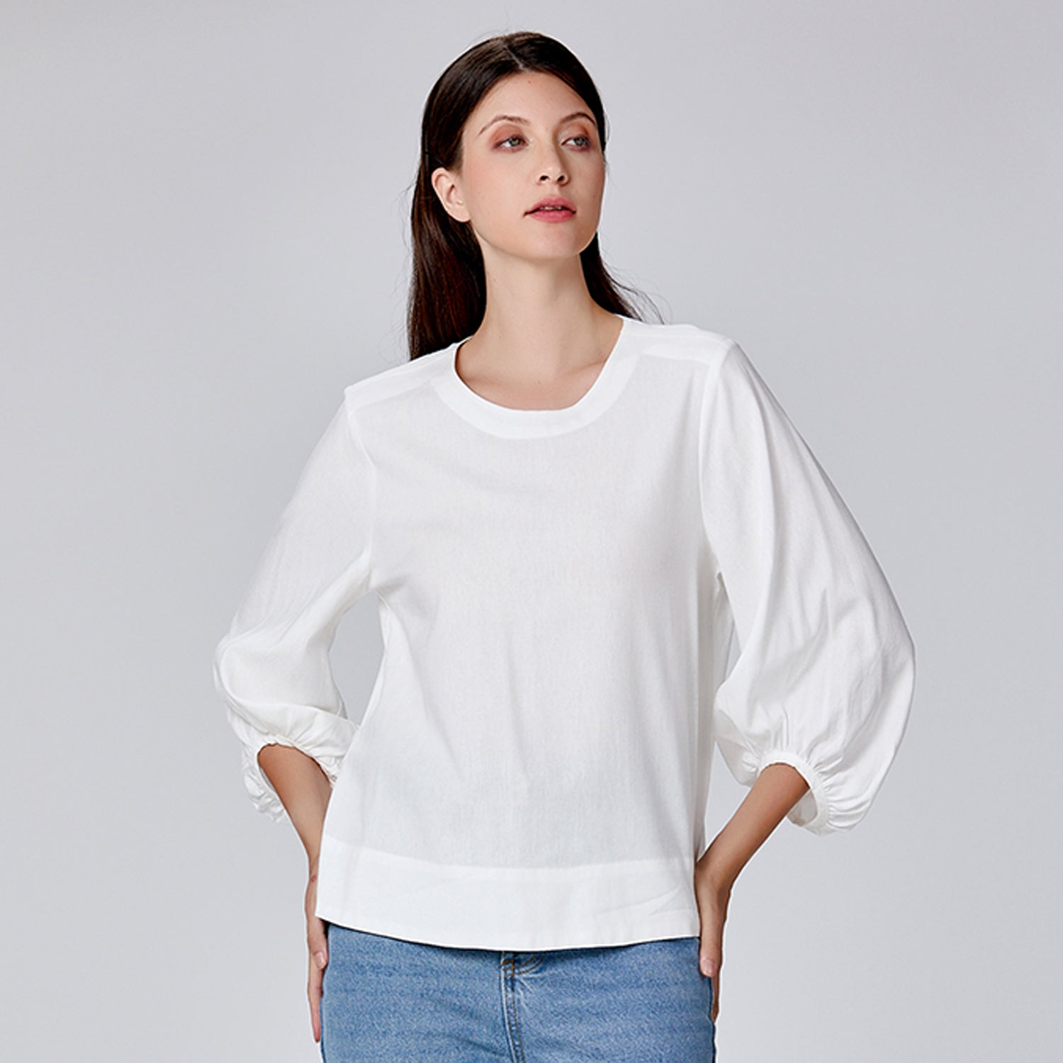 Blouse minimaliste à manches froncées