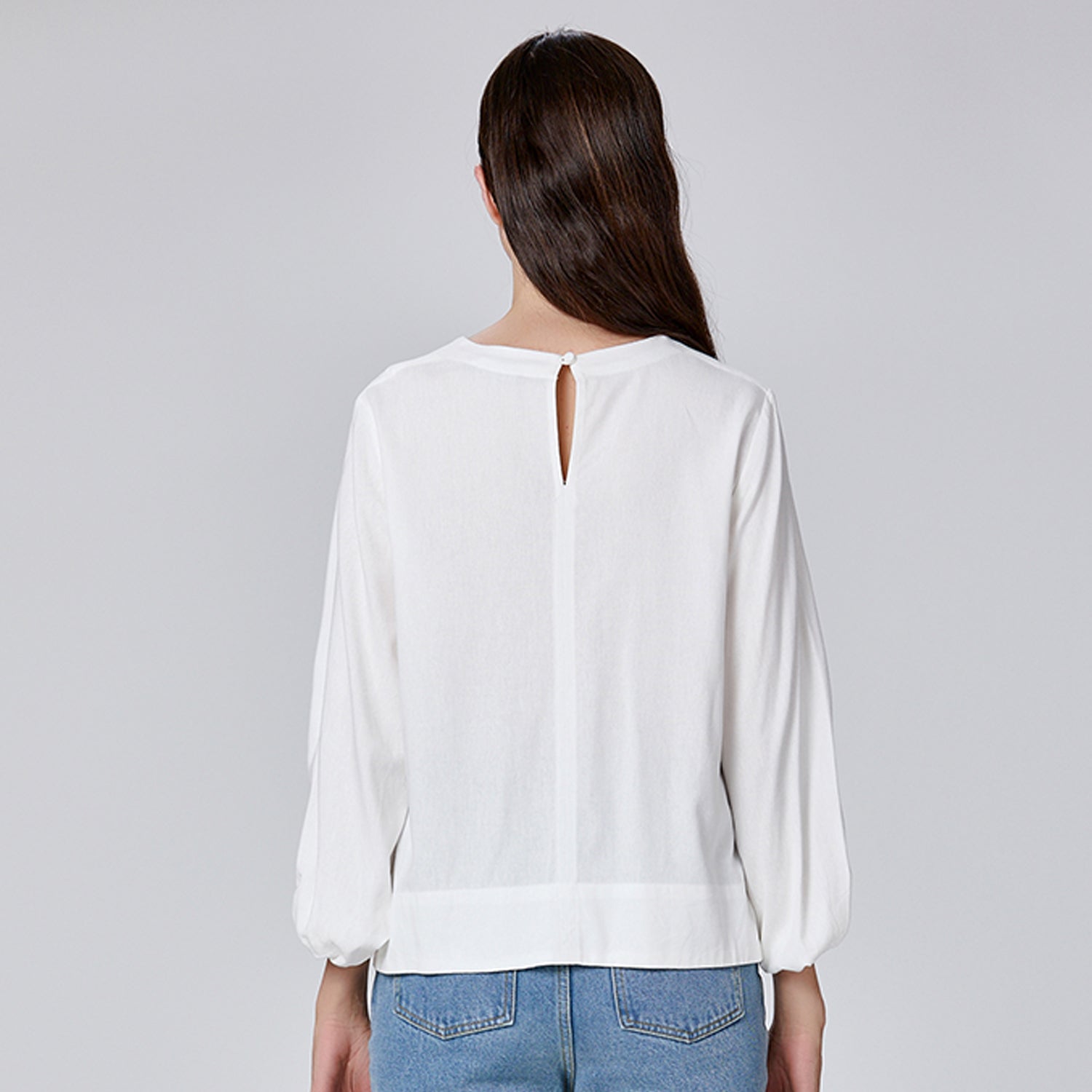 Blouse minimaliste à manches froncées