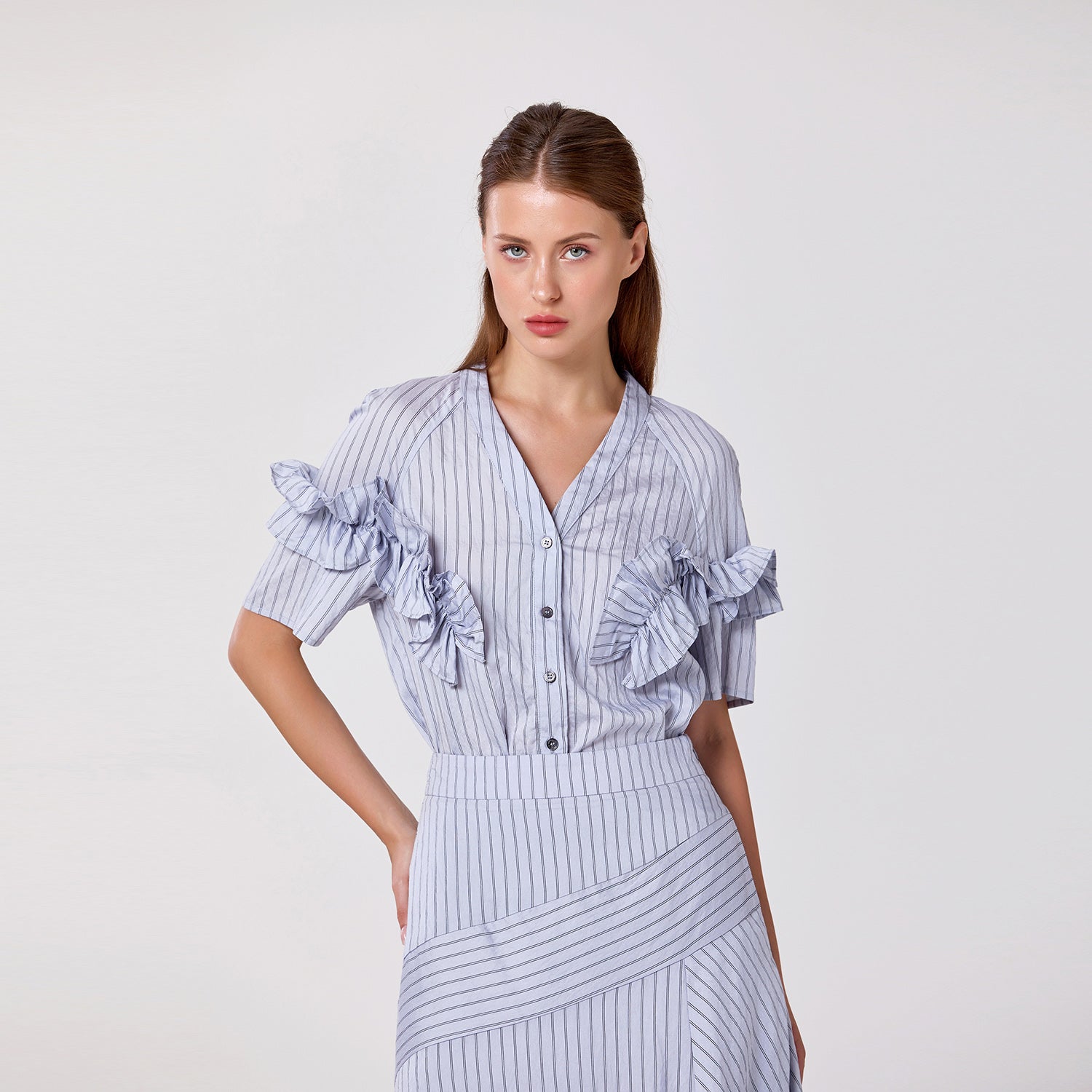 Blouse fluide à volants et col V