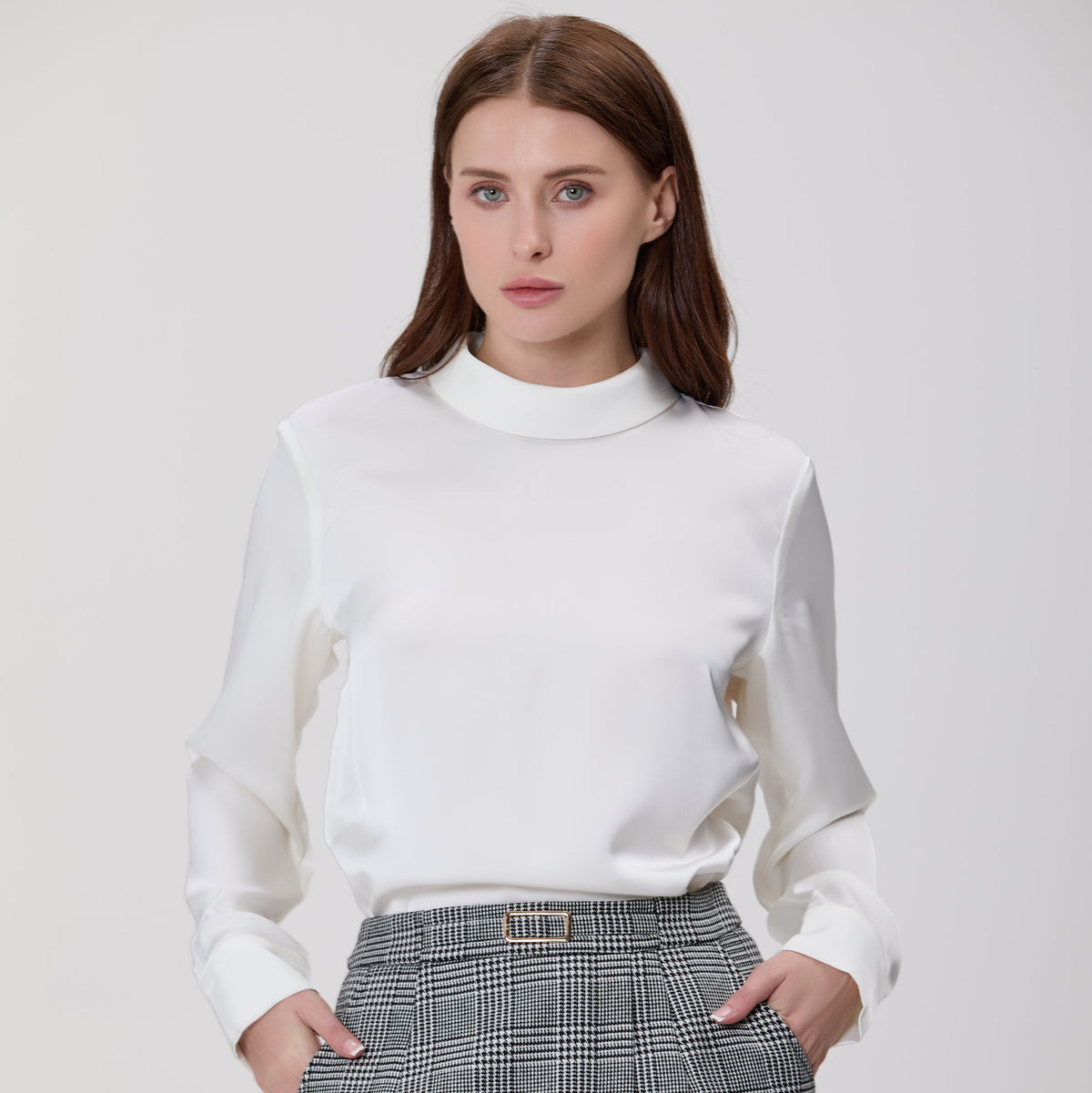 Blouse  à col montant et manches longues