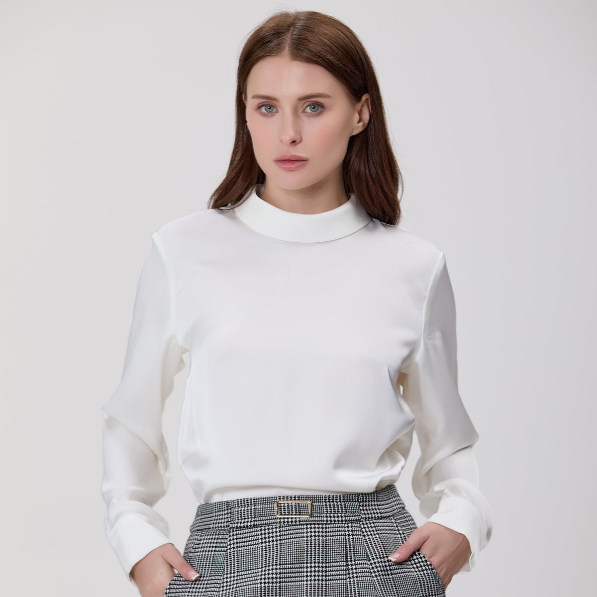 Blouse  à col montant et manches longues