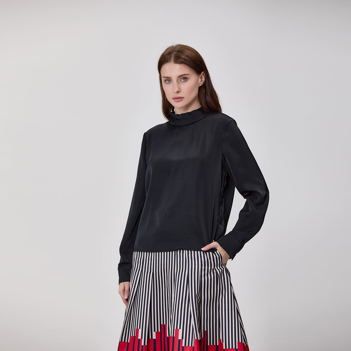Blouse  à col montant et manches longues