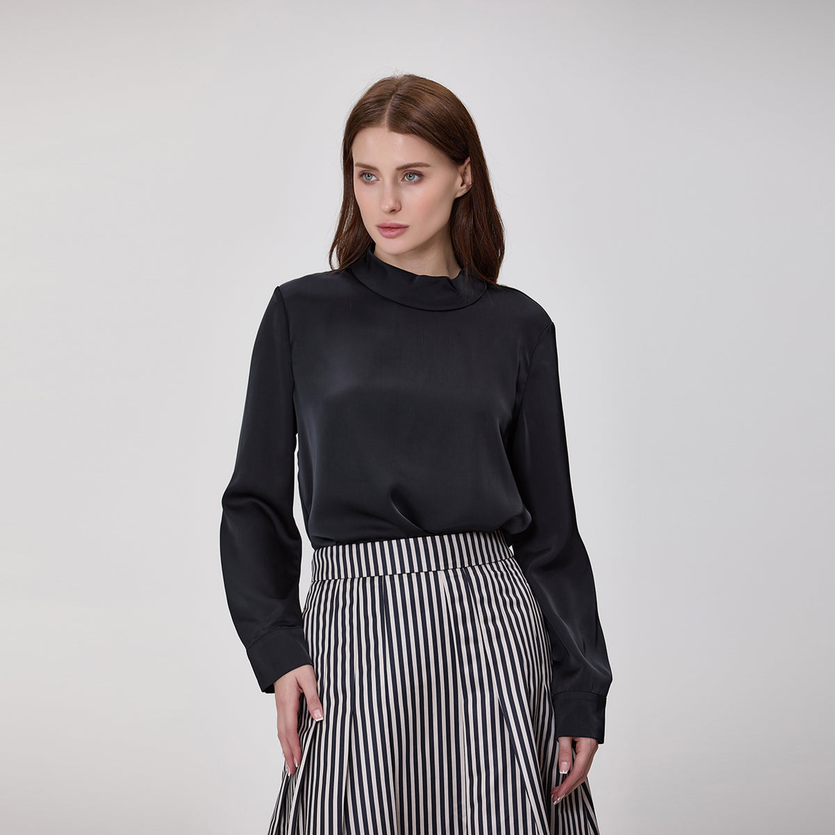 Blouse  à col montant et manches longues