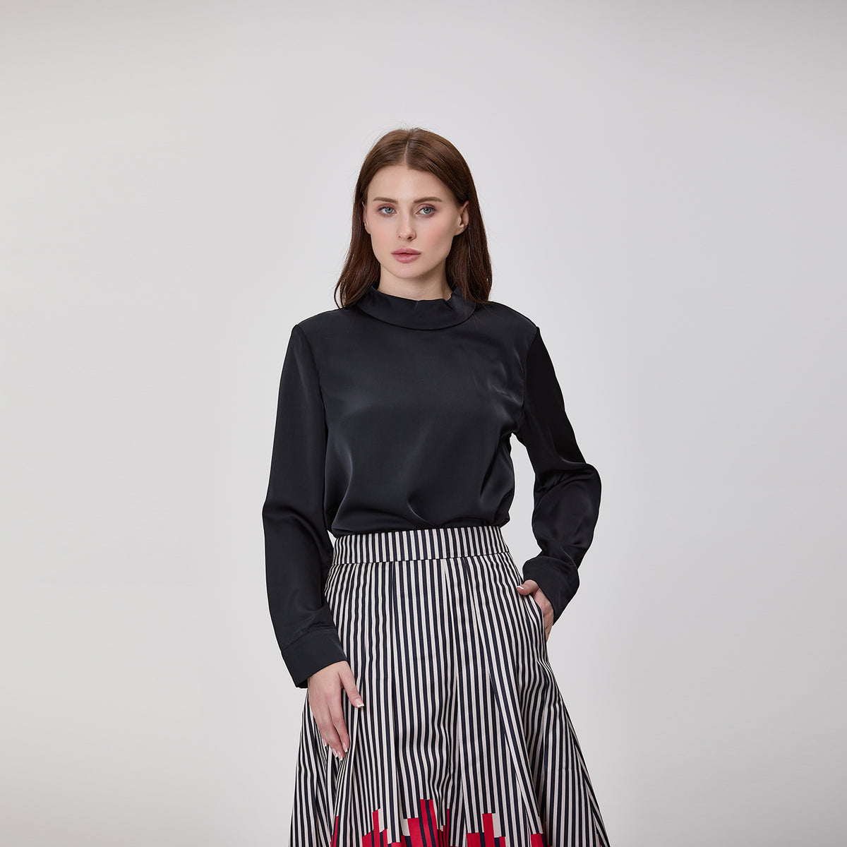 Blouse  à col montant et manches longues