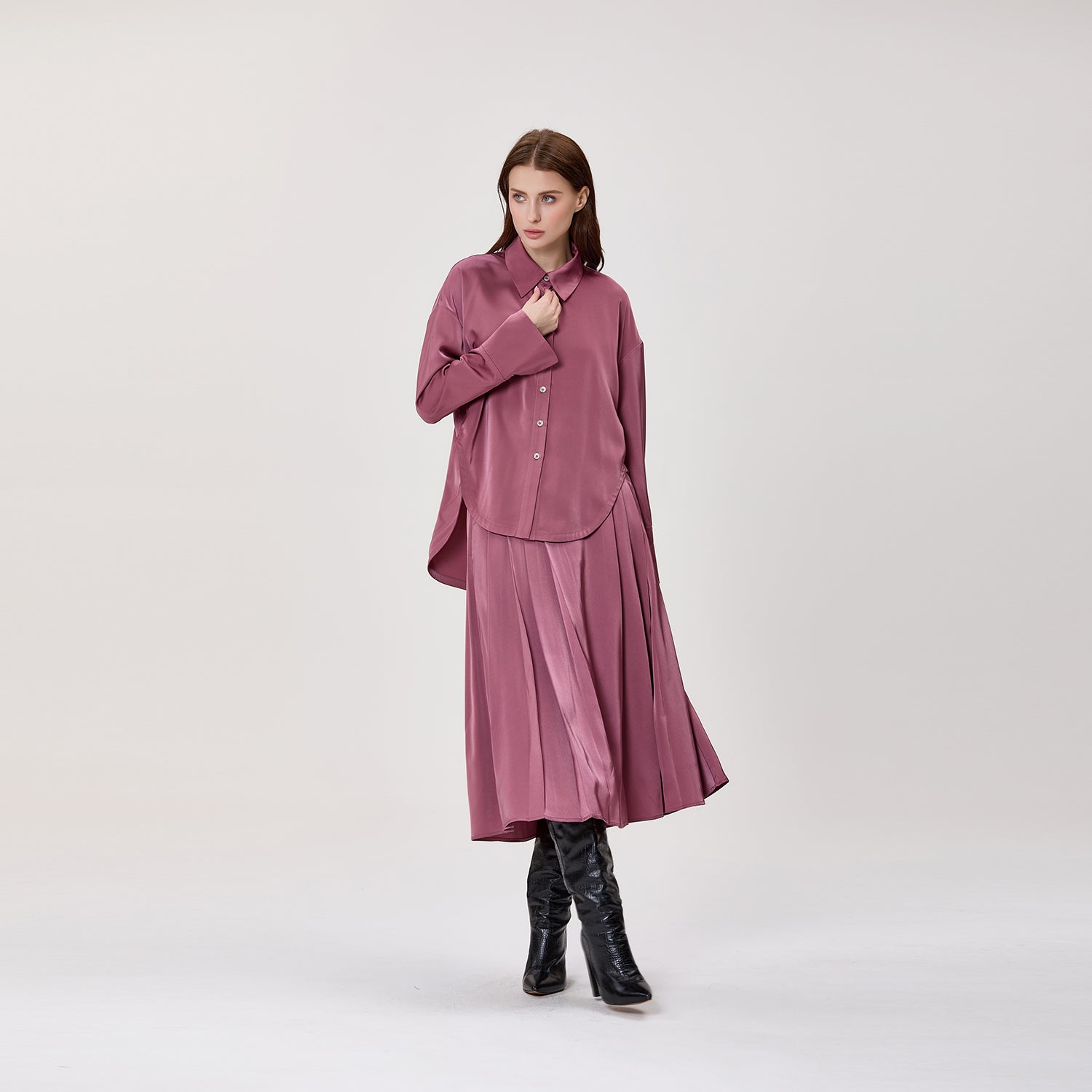 Chemise fluide oversize en satin à manches longues