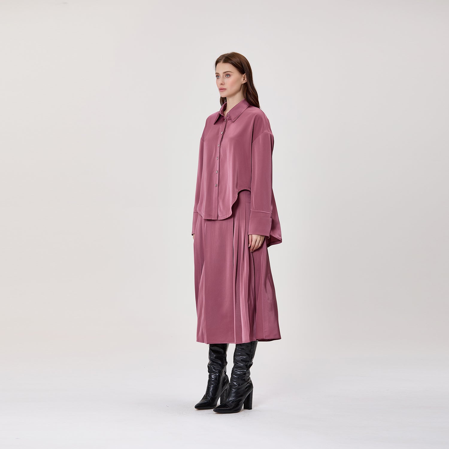 Chemise fluide oversize en satin à manches longues