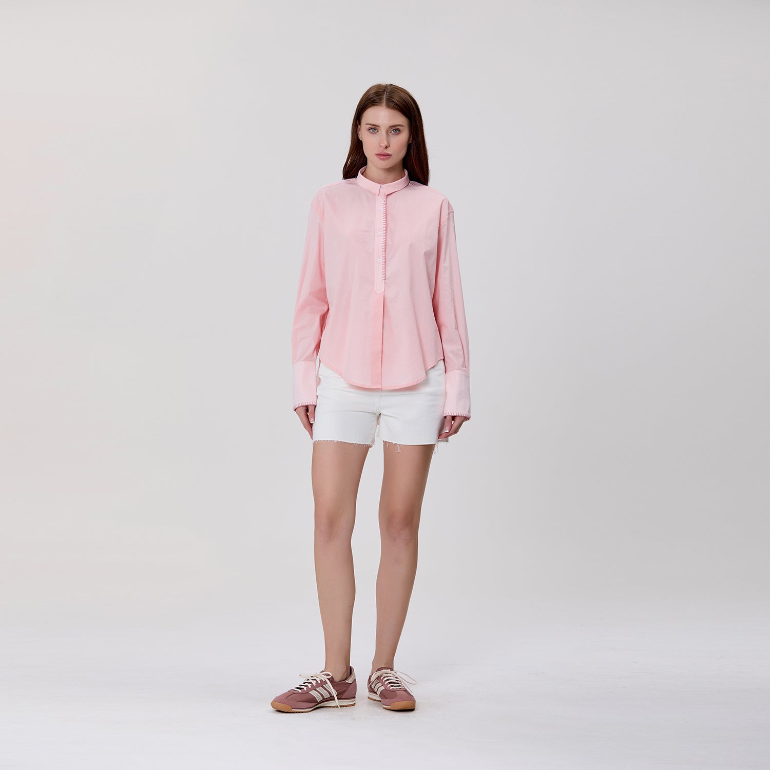 Chemise à col mao et coupe ample