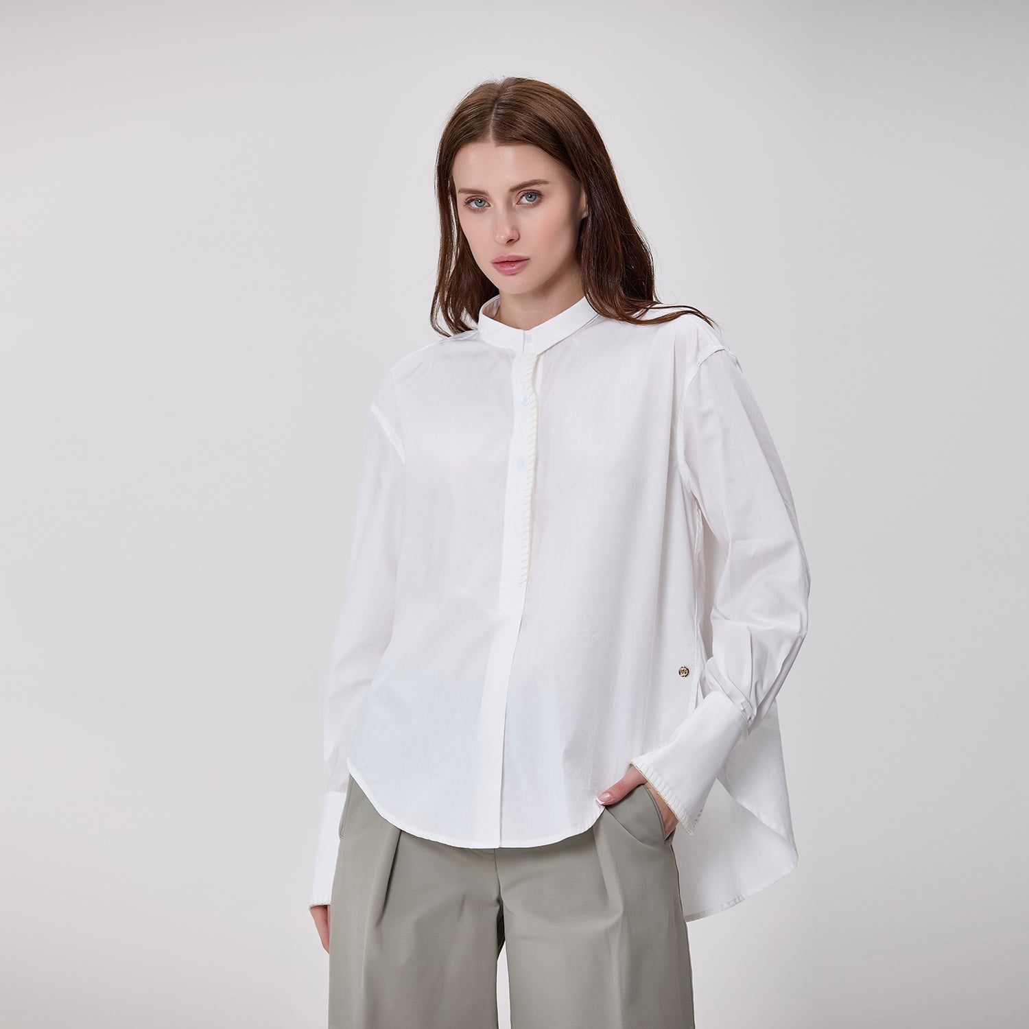Chemise à col mao et coupe ample