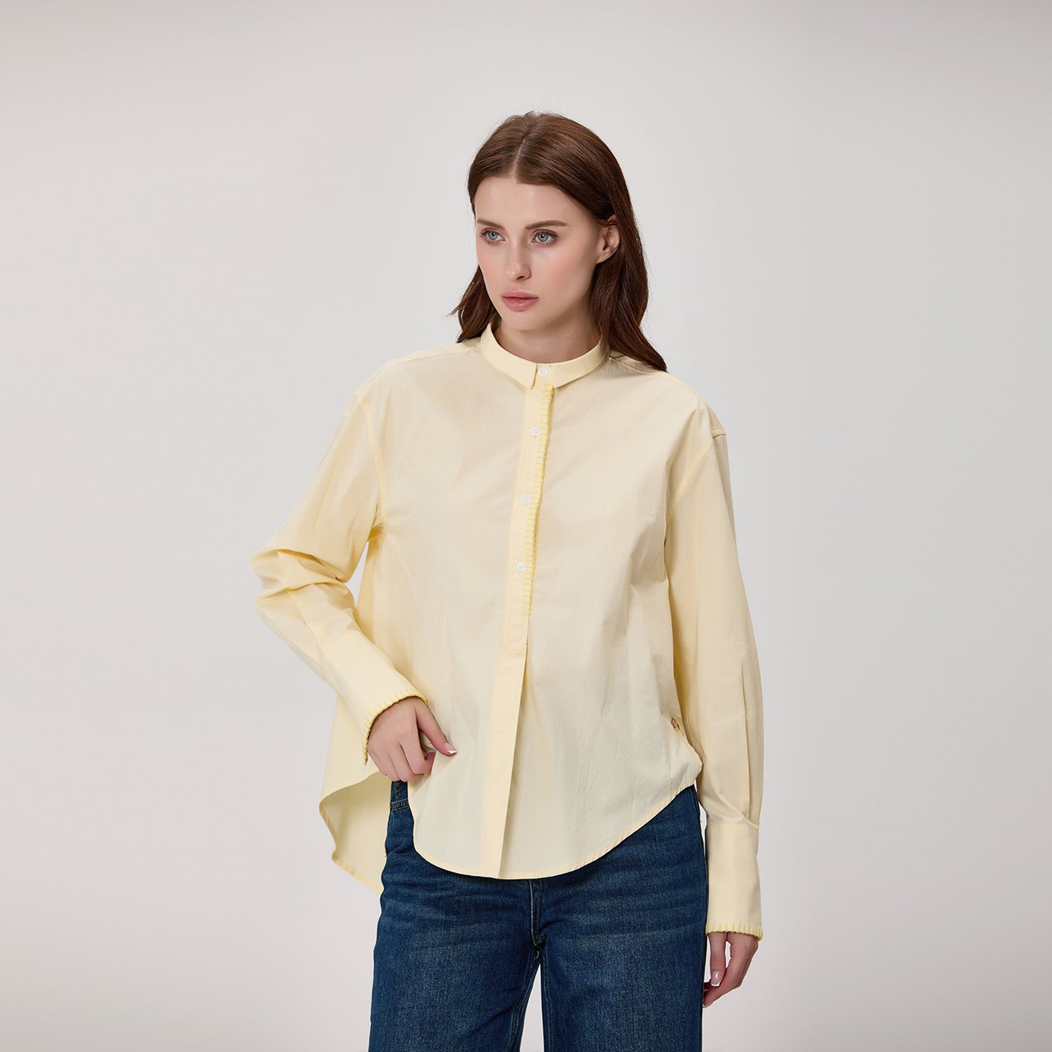 Chemise à col mao et coupe ample