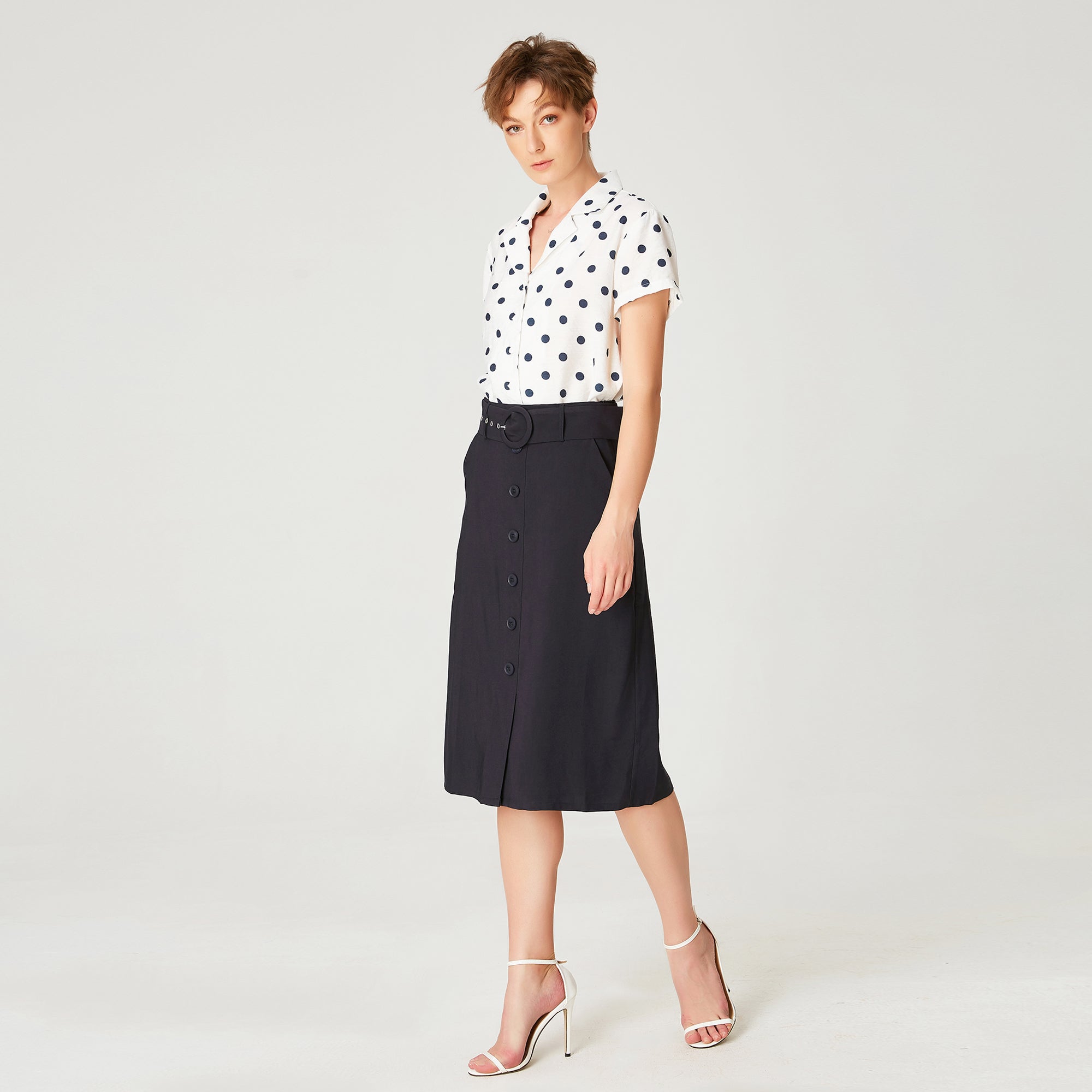 Chemise droite à manches courtes et imprimé à pois