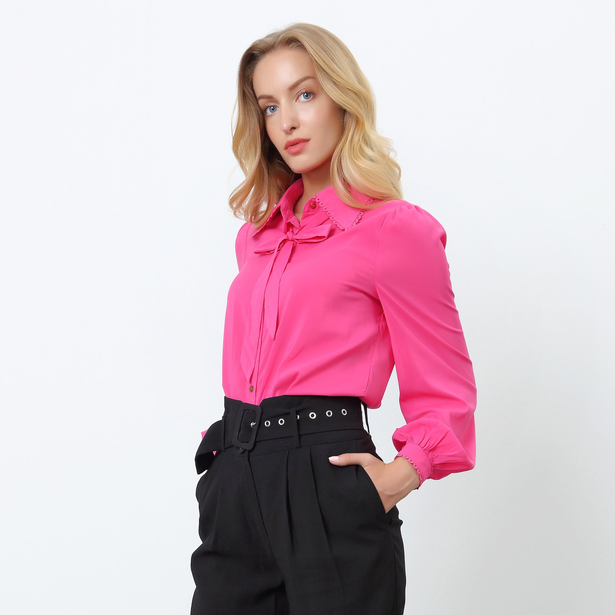 Chemise lavallière à manches longues
