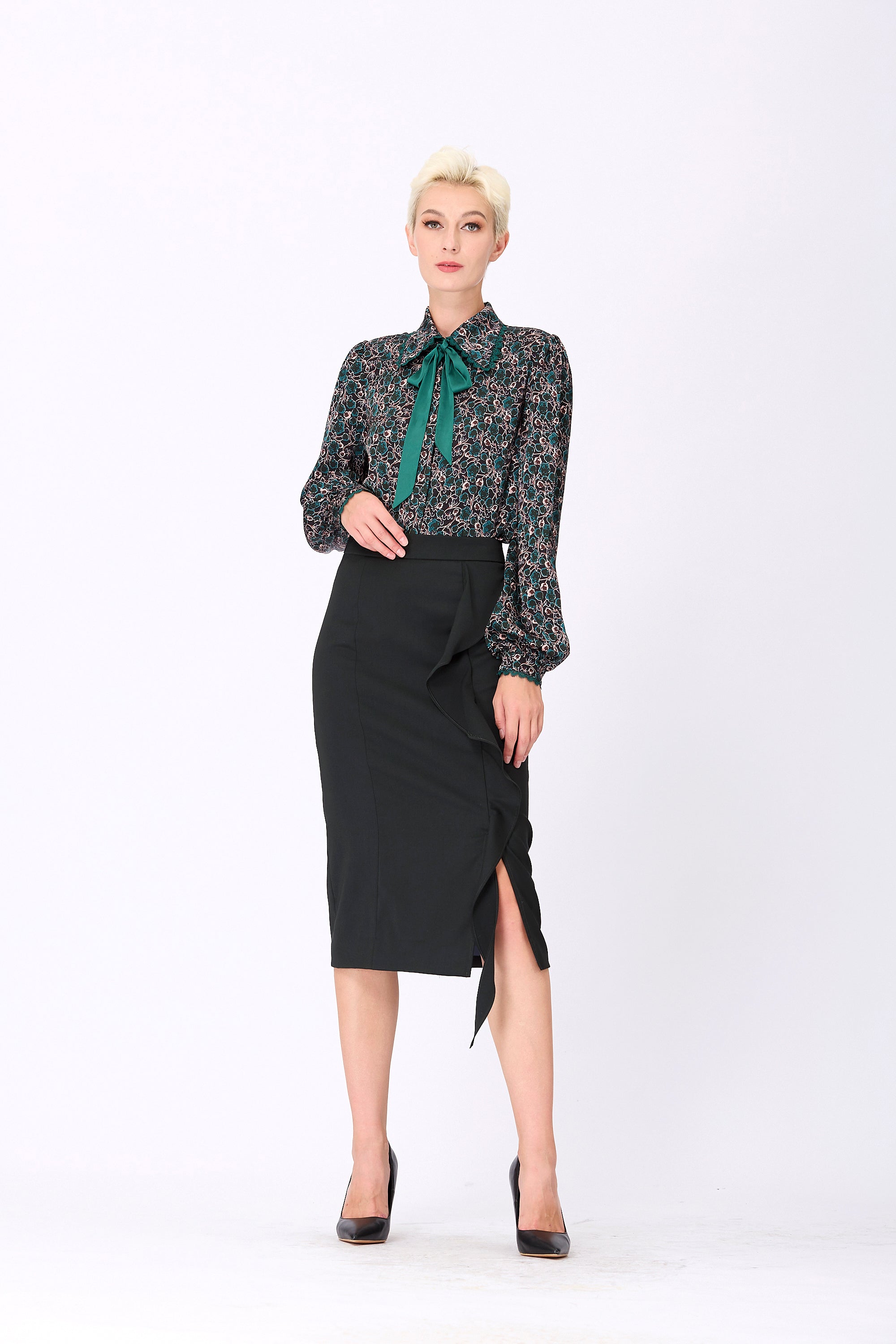 Jupe crayon asymétrique à volants et fente