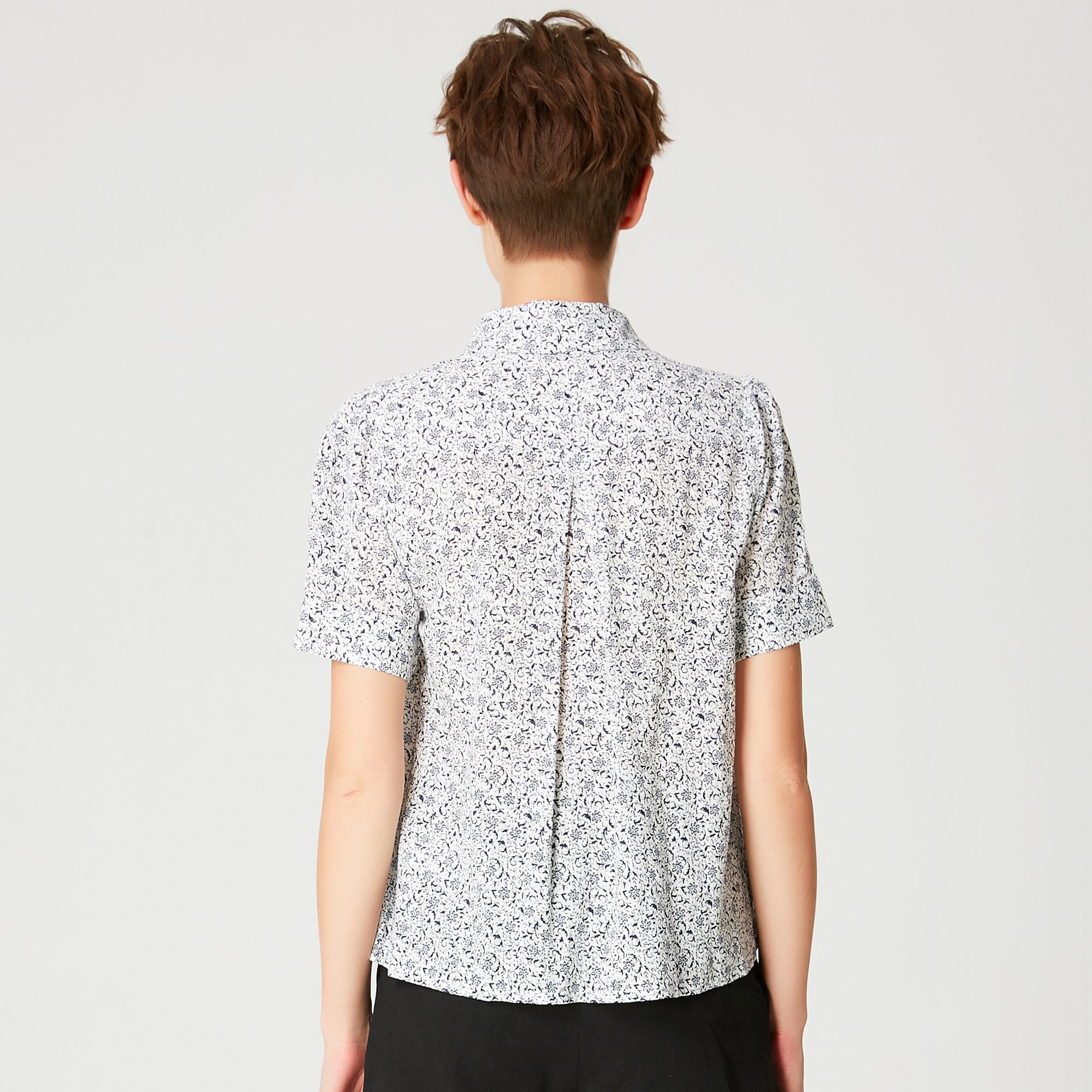 Chemise droite manches courtes à imprimé floral