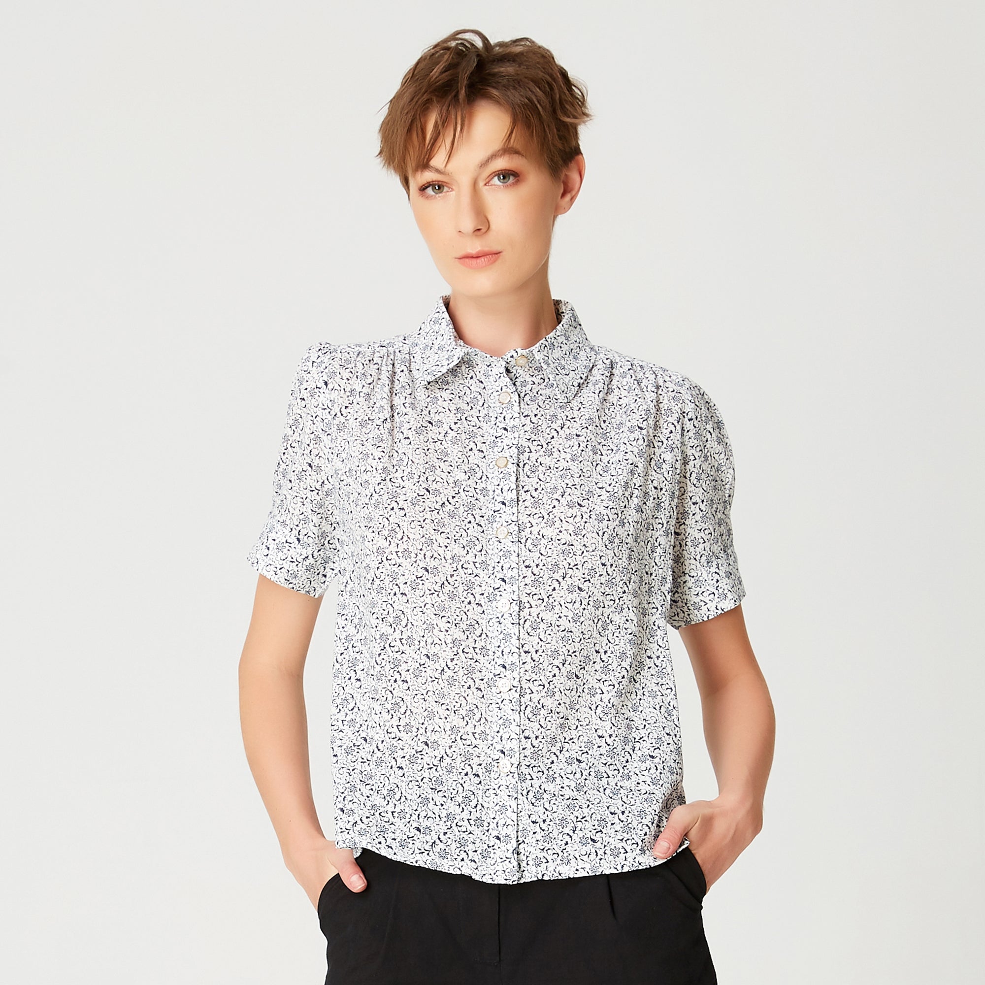 Chemise droite manches courtes à imprimé floral