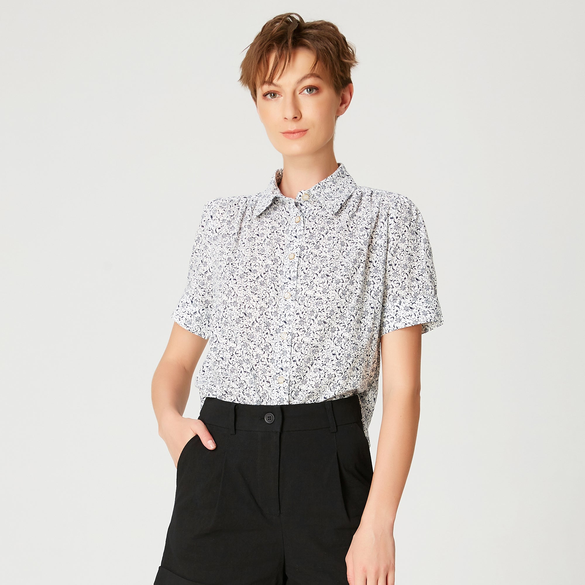 Chemise droite manches courtes à imprimé floral