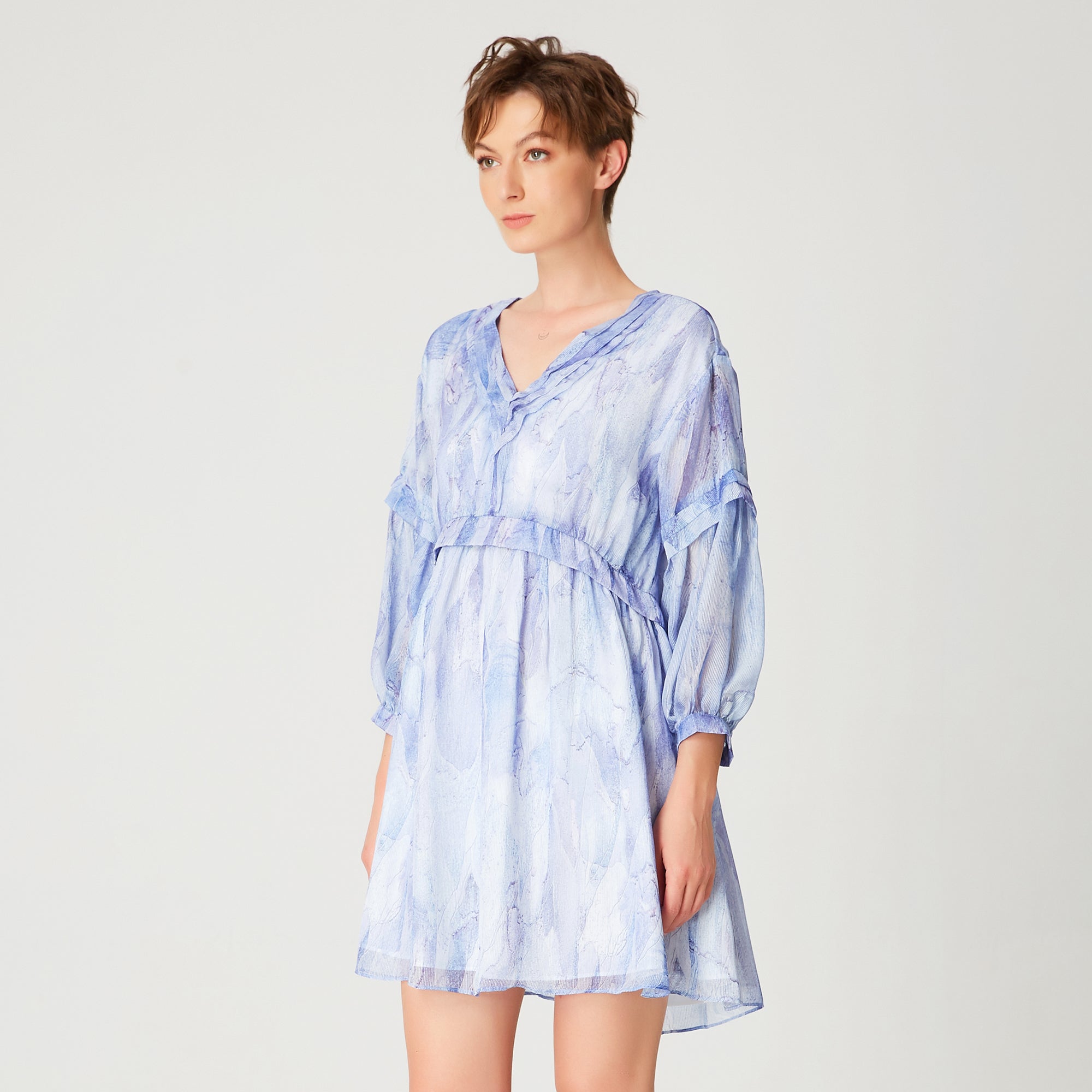 Robe courte mousseline trapèze à imprimé abstrait