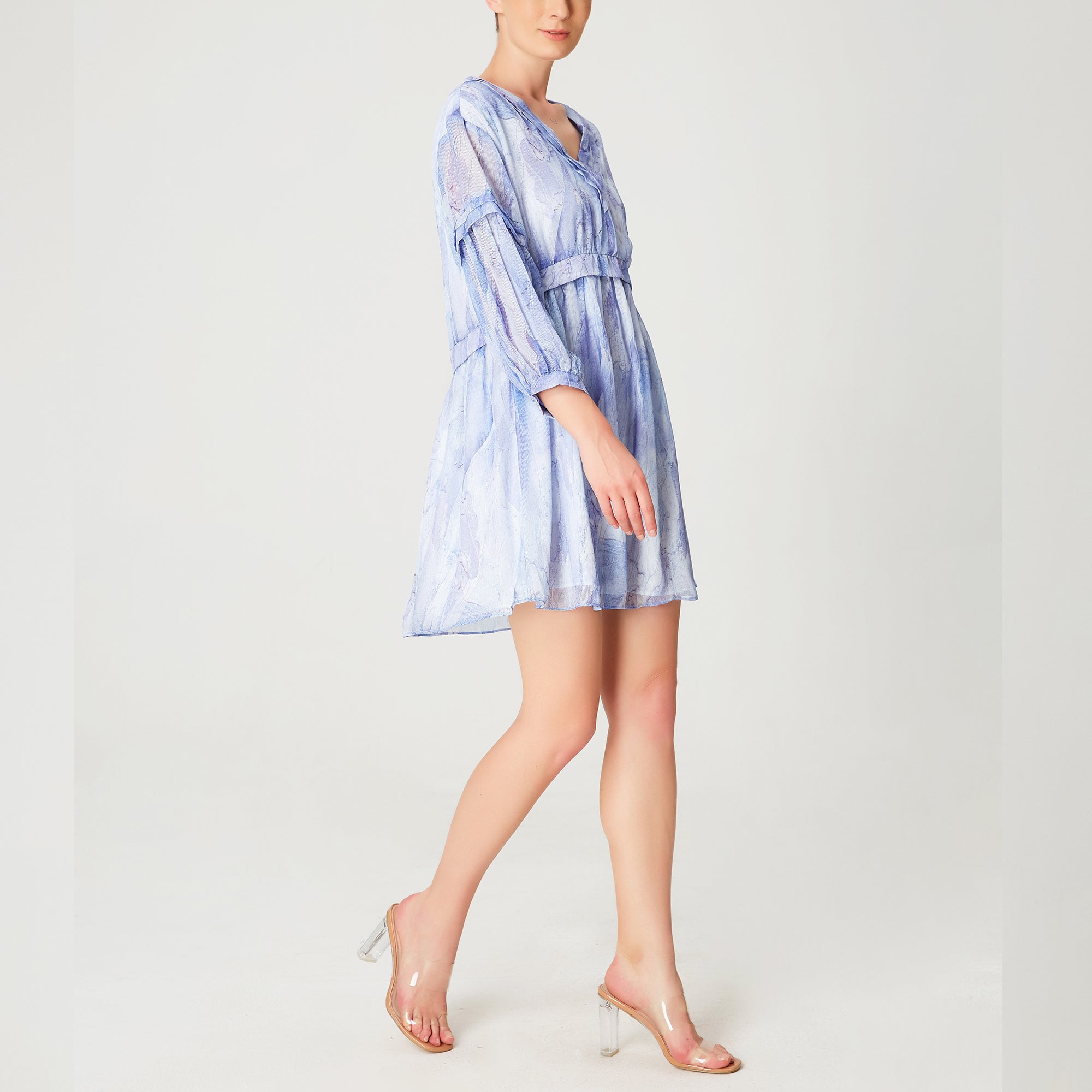 Robe courte mousseline trapèze à imprimé abstrait