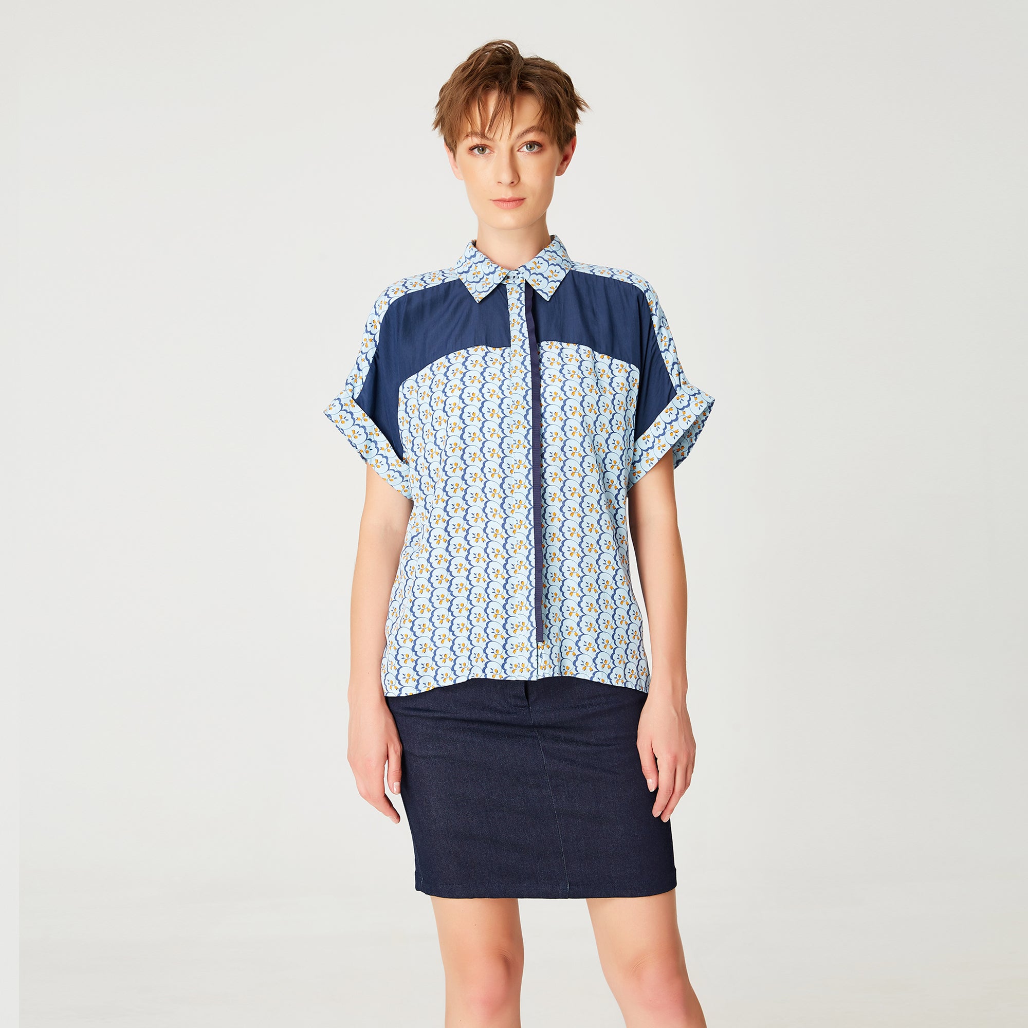 Chemise manches courtes bi-matières à imprimé géométrique