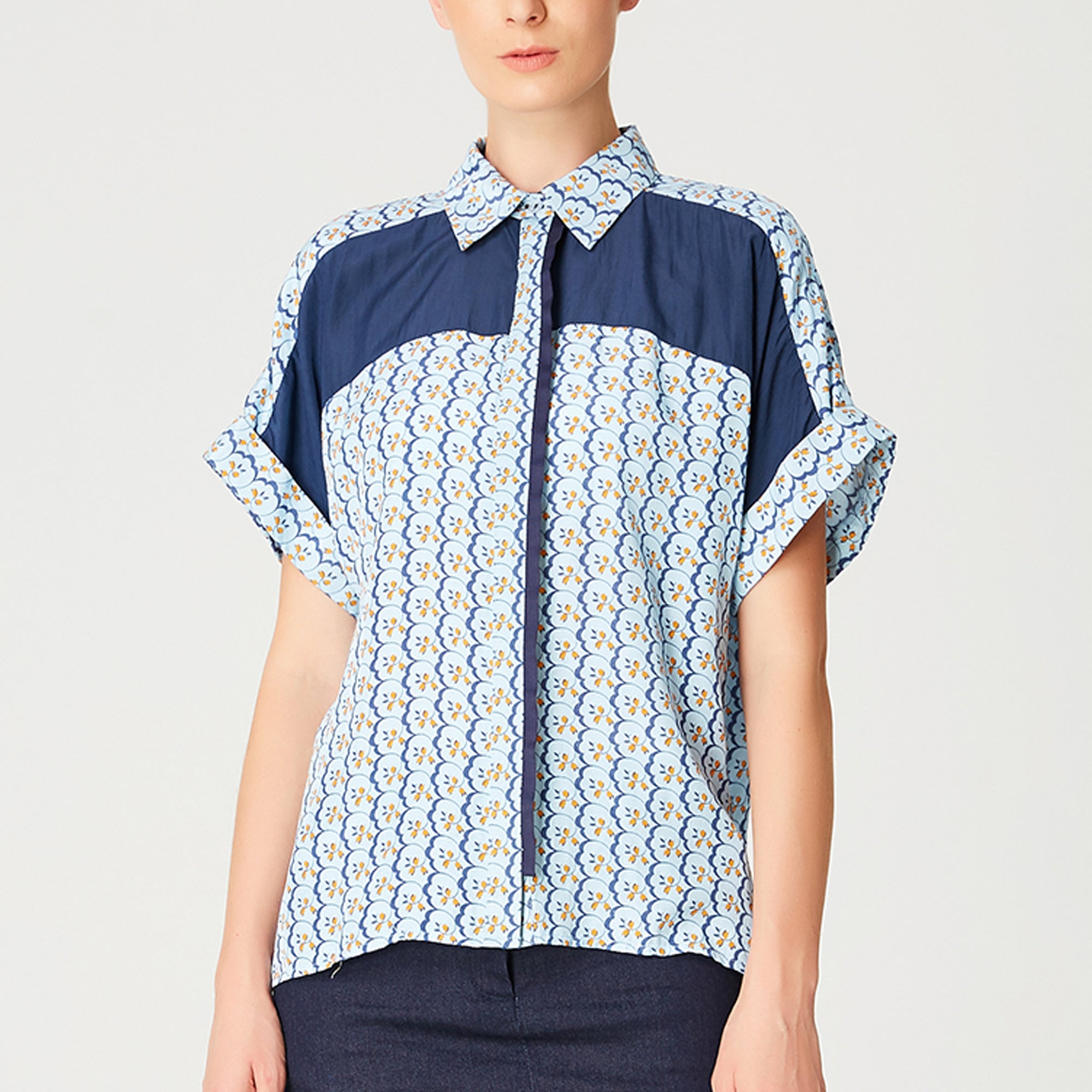 Chemise manches courtes bi-matières à imprimé géométrique