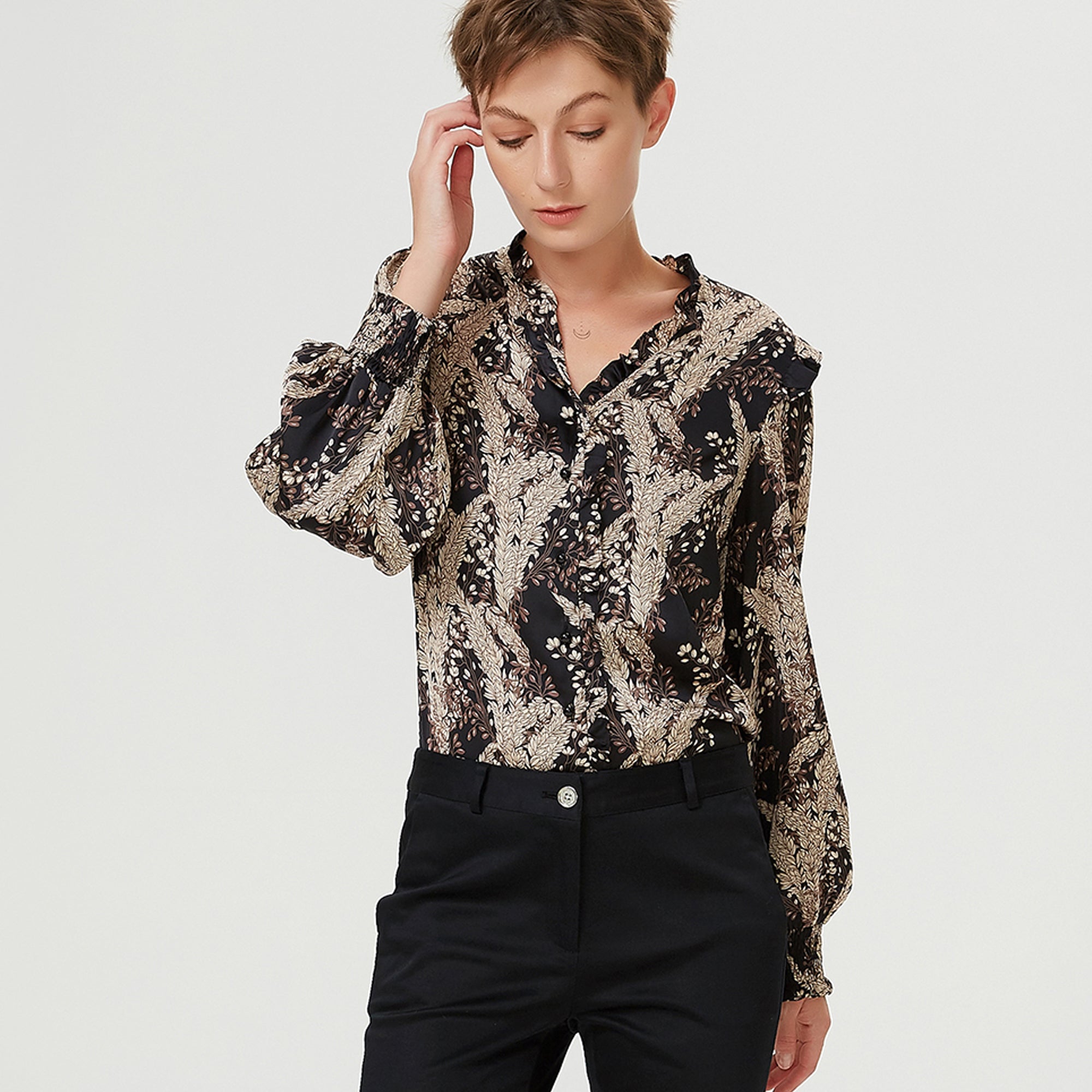 Blouse à col V et volants et imprimé vintage