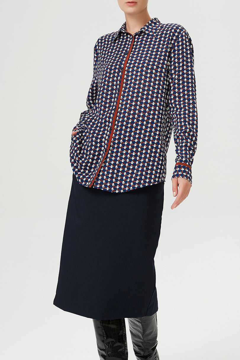 Chemise à biais contrasté et imprimé géométrique rétro
