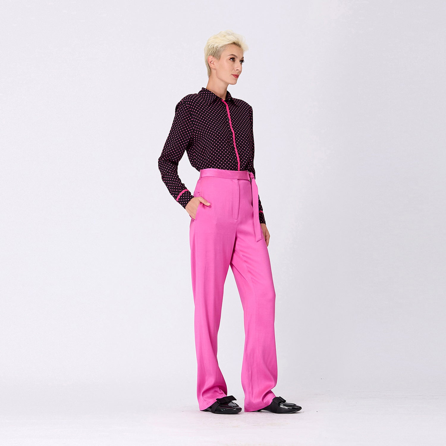 Pantalon droit avec ceinture à boucle