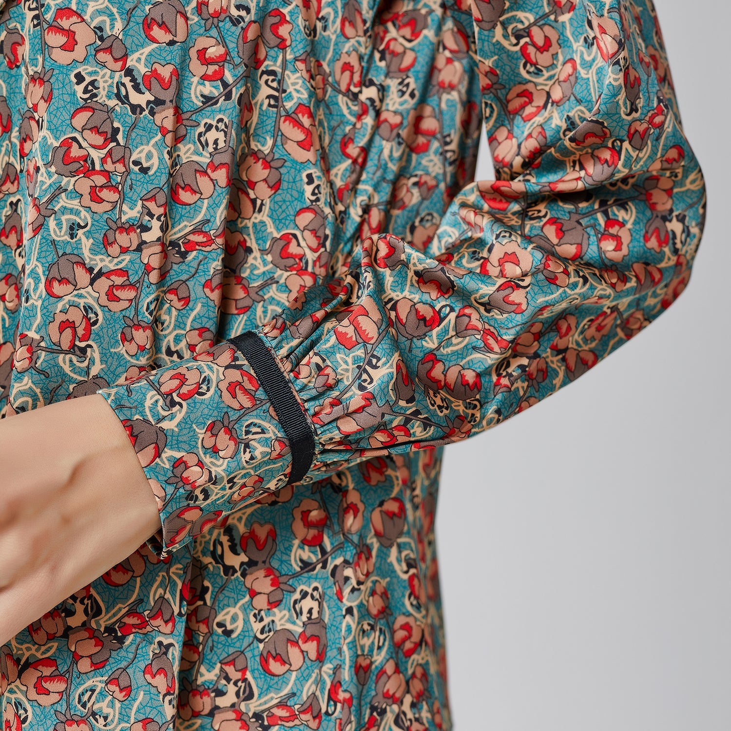 Chemise col lavallière à imprimé floral